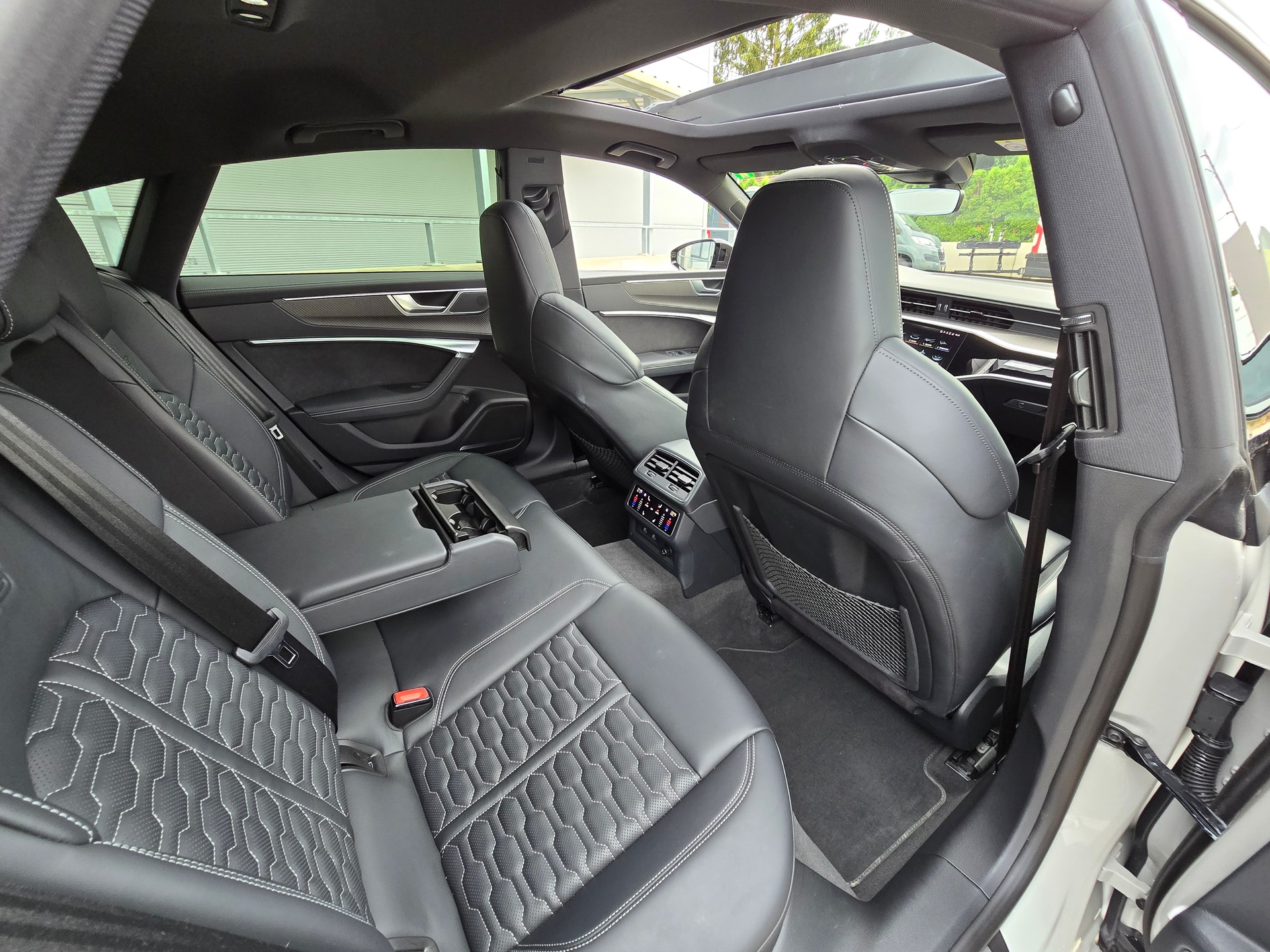 AUDI RS7 Sportback MHEV-image-11