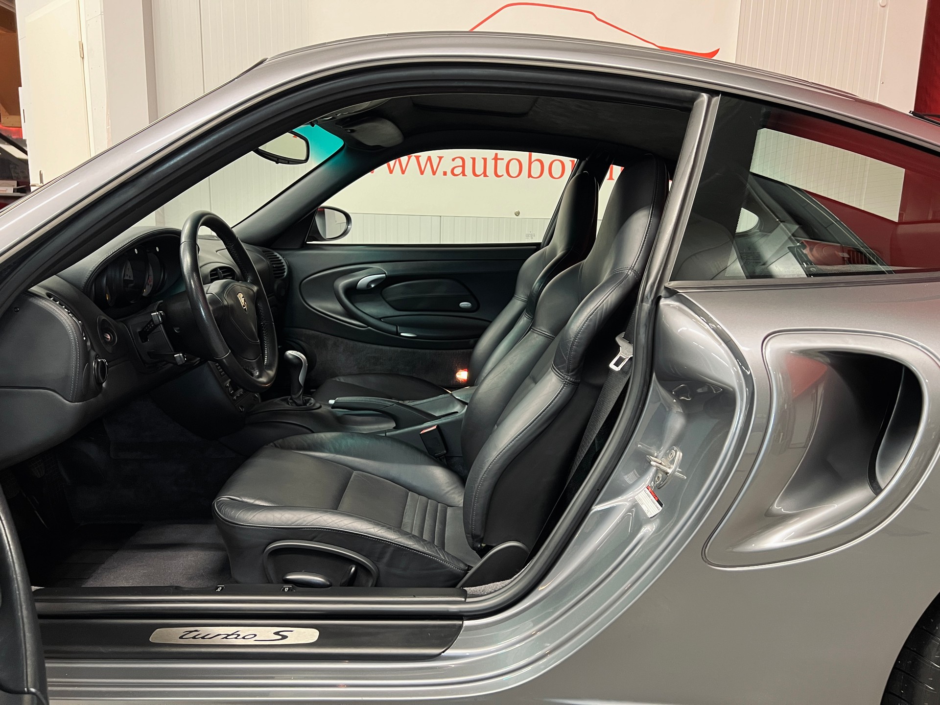 PORSCHE 911 Turbo S „Sealgrau metallic“-image-4