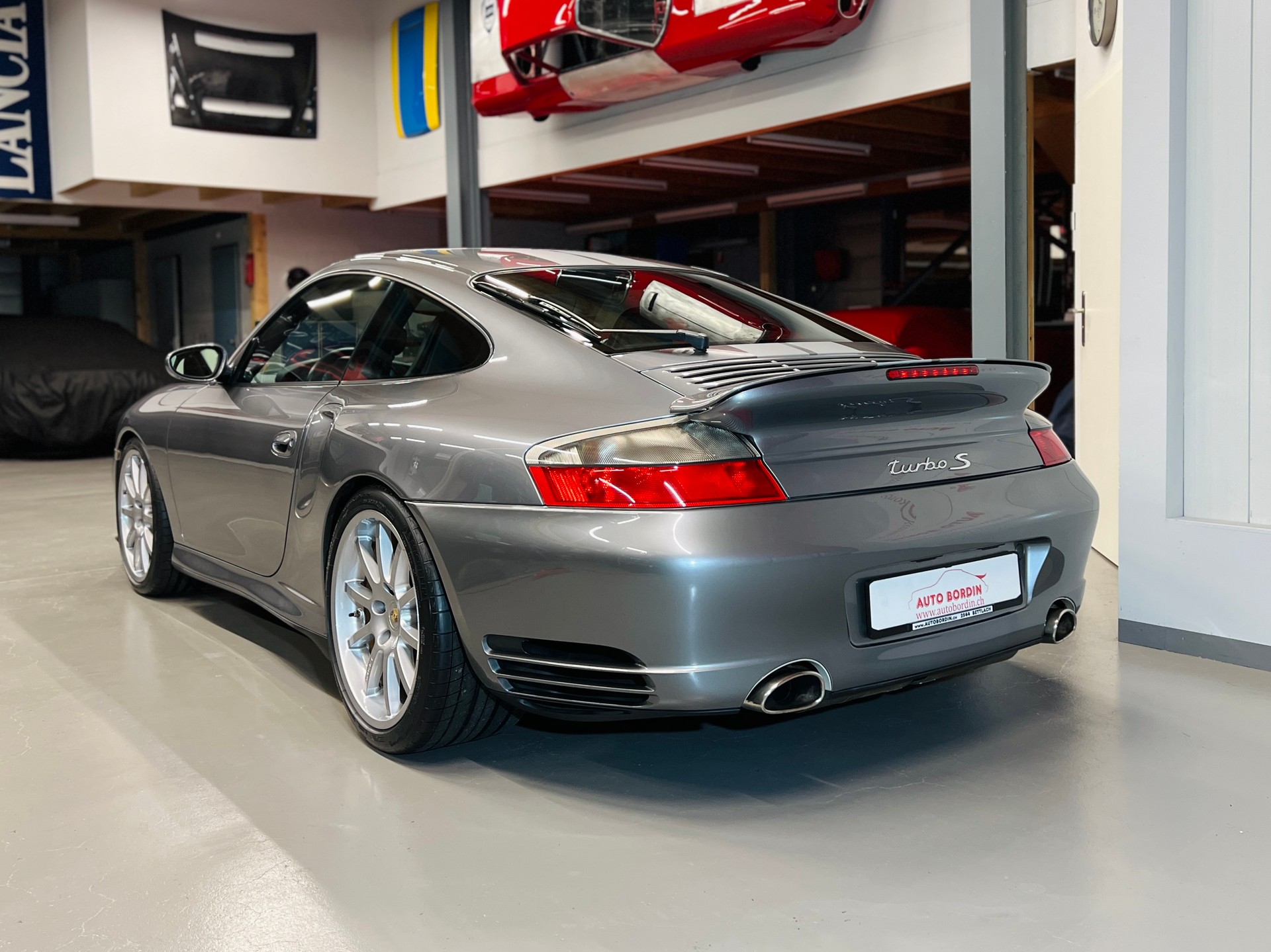 PORSCHE 911 Turbo S „Sealgrau metallic“-image-9