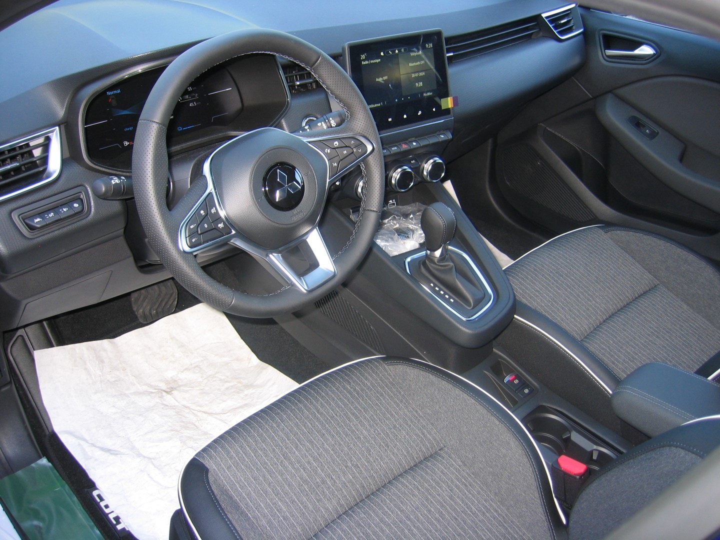 MITSUBISHI COLT 1.6 HEV Intense-image-5
