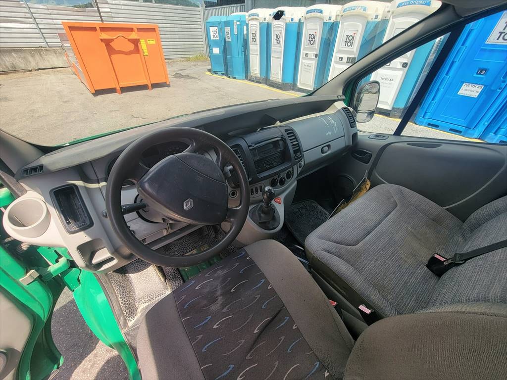 RENAULT Trafic 2.0 dCi 115 2.9t L1H1-image-9