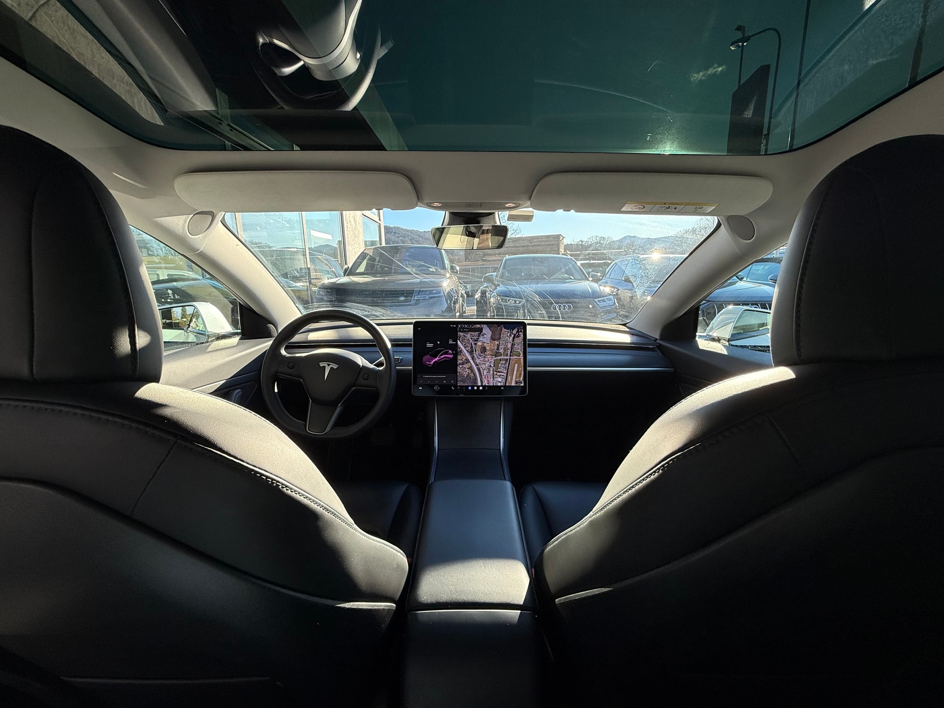 TESLA Model 3-image-16