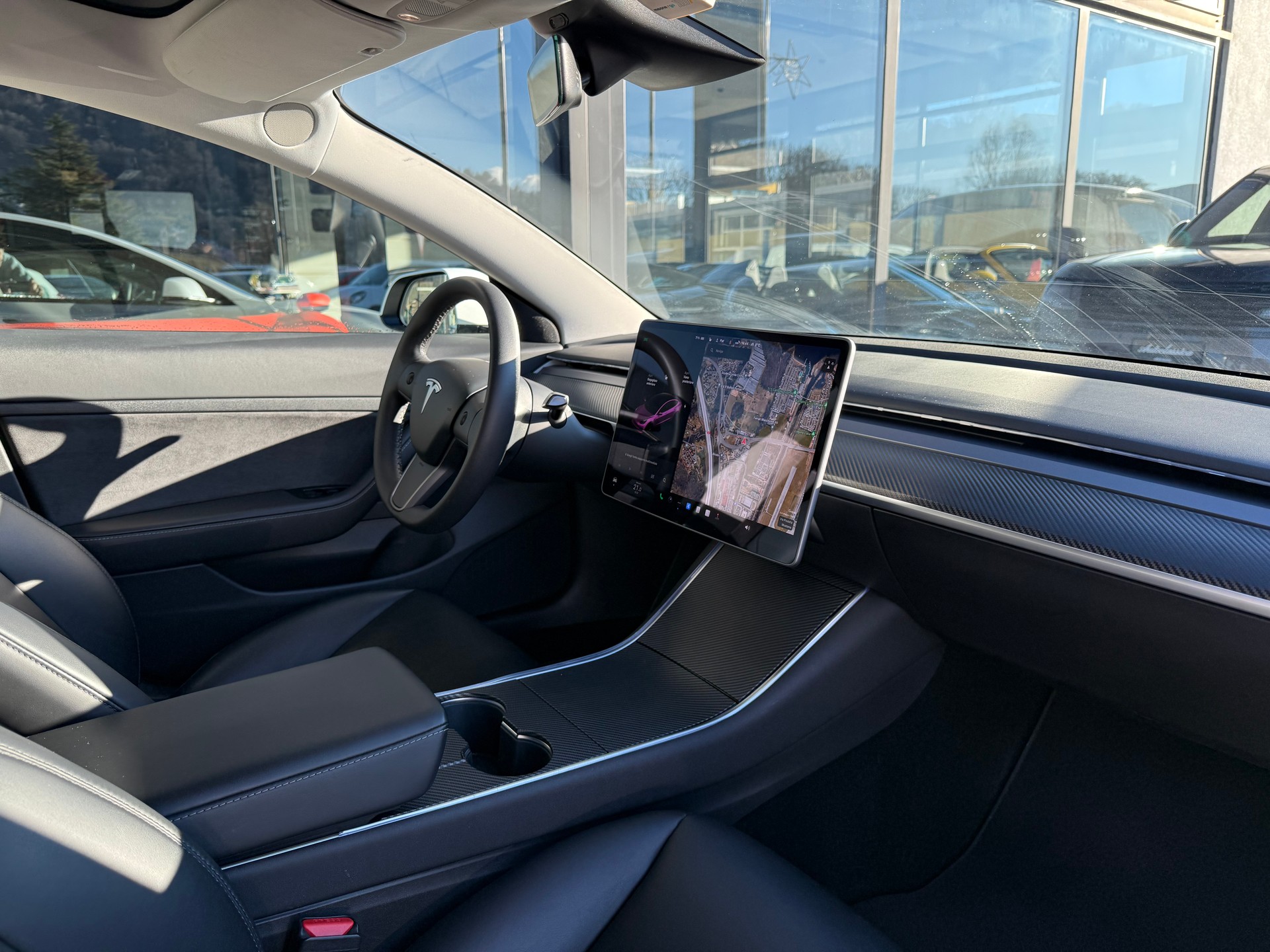 TESLA Model 3-image-12