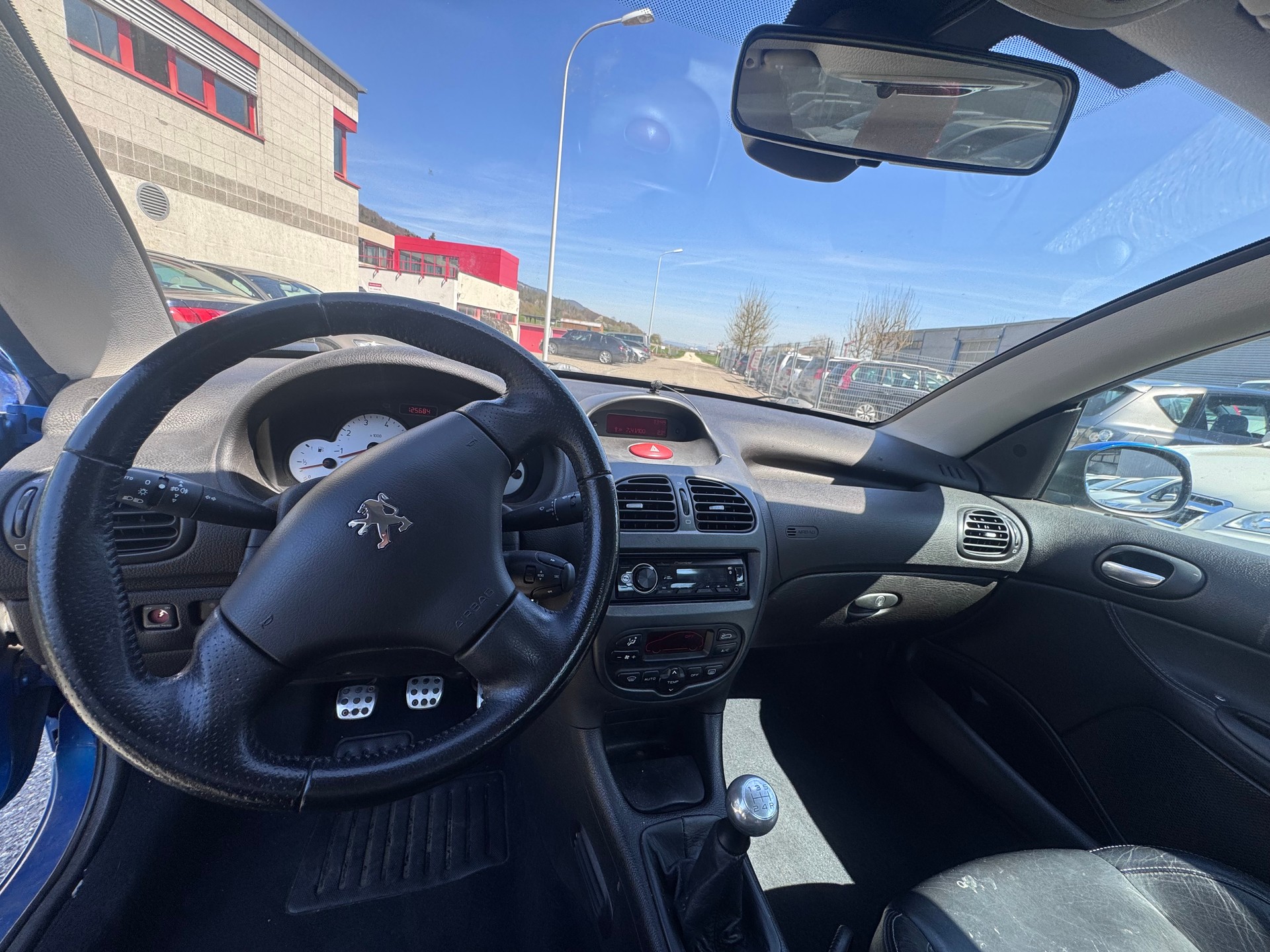 PEUGEOT 206 CC 2.0 16V-image-9