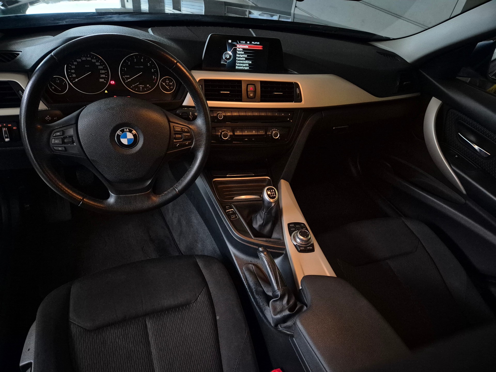 BMW 316i Touring Business-image-5