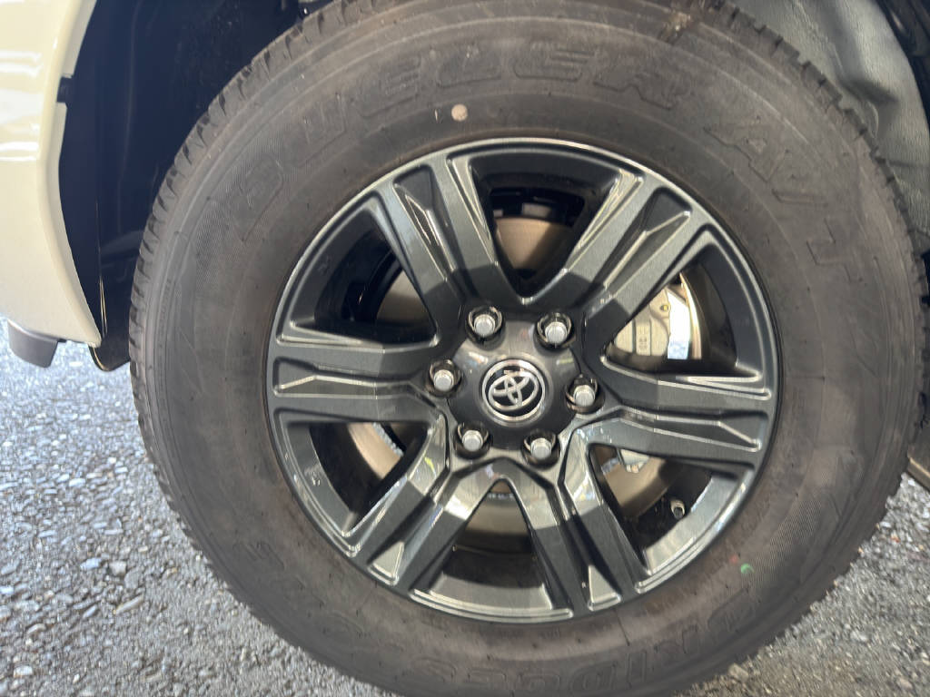 TOYOTA Hilux Extra Cab.-Pick-up 2.4 D-4D 150 Style-image-15