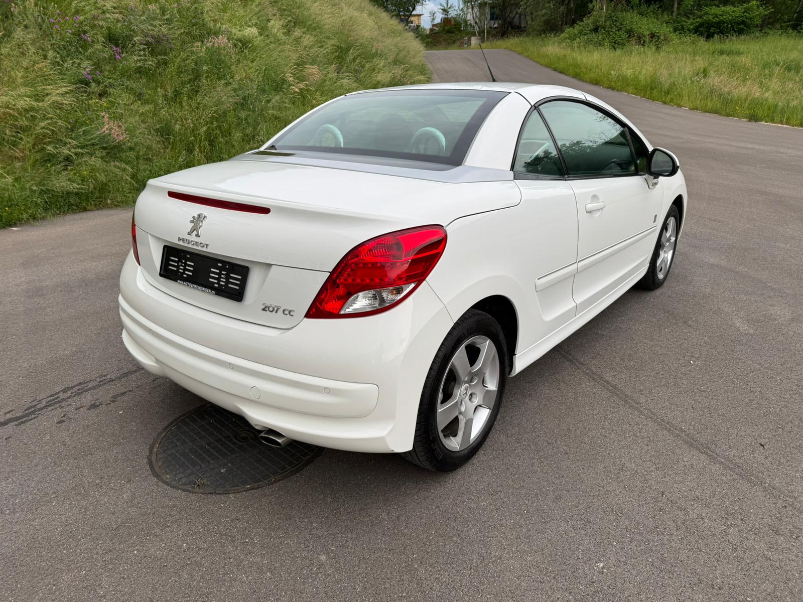 PEUGEOT 207 CC 1.6 16V Swiss Edition-image-9