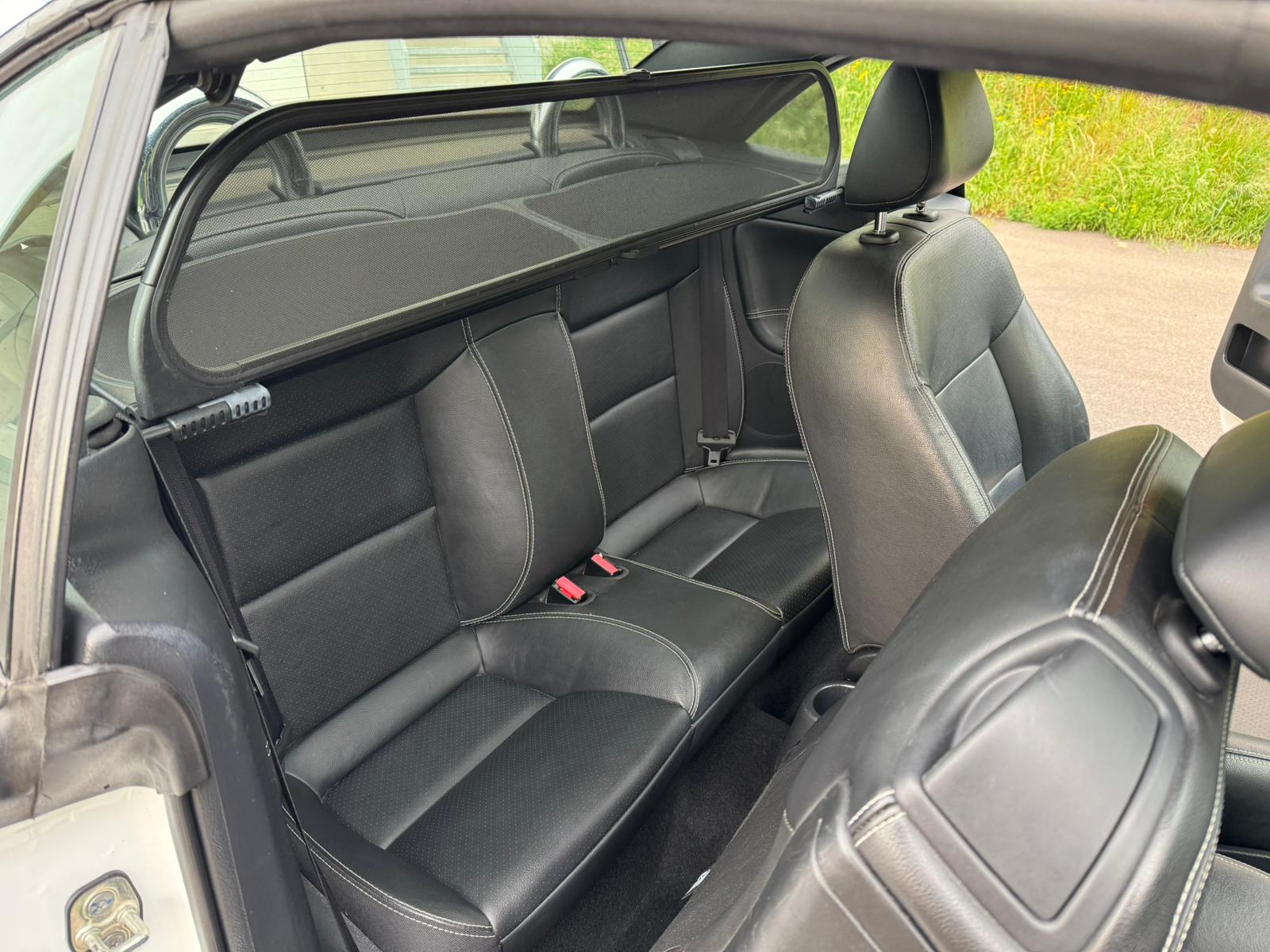PEUGEOT 207 CC 1.6 16V Swiss Edition-image-14