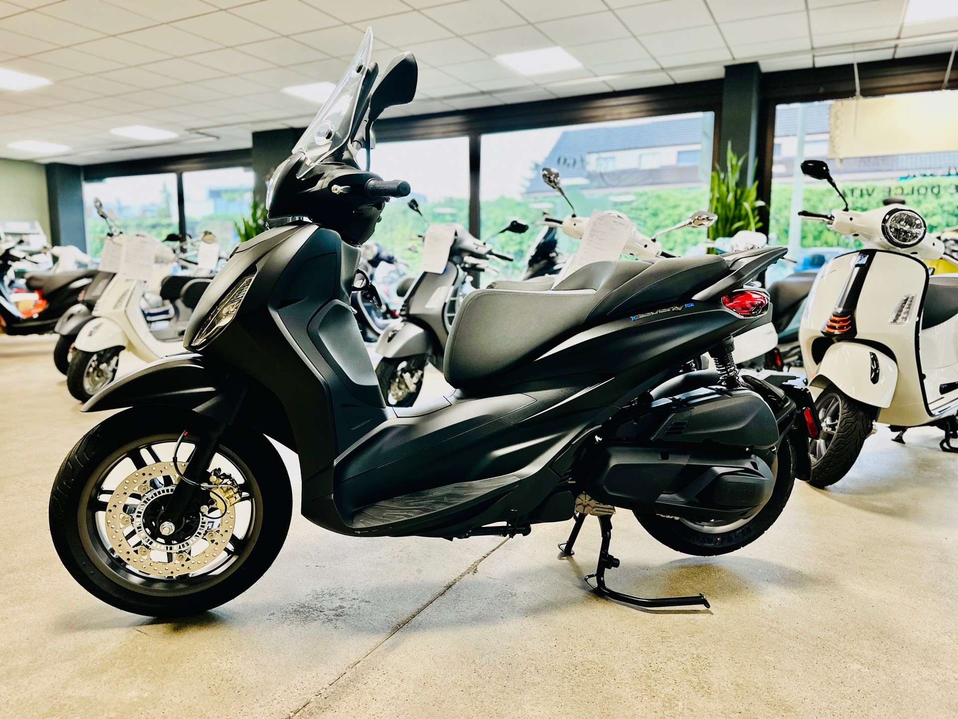 PIAGGIO Beverly 400 Sport-image-4