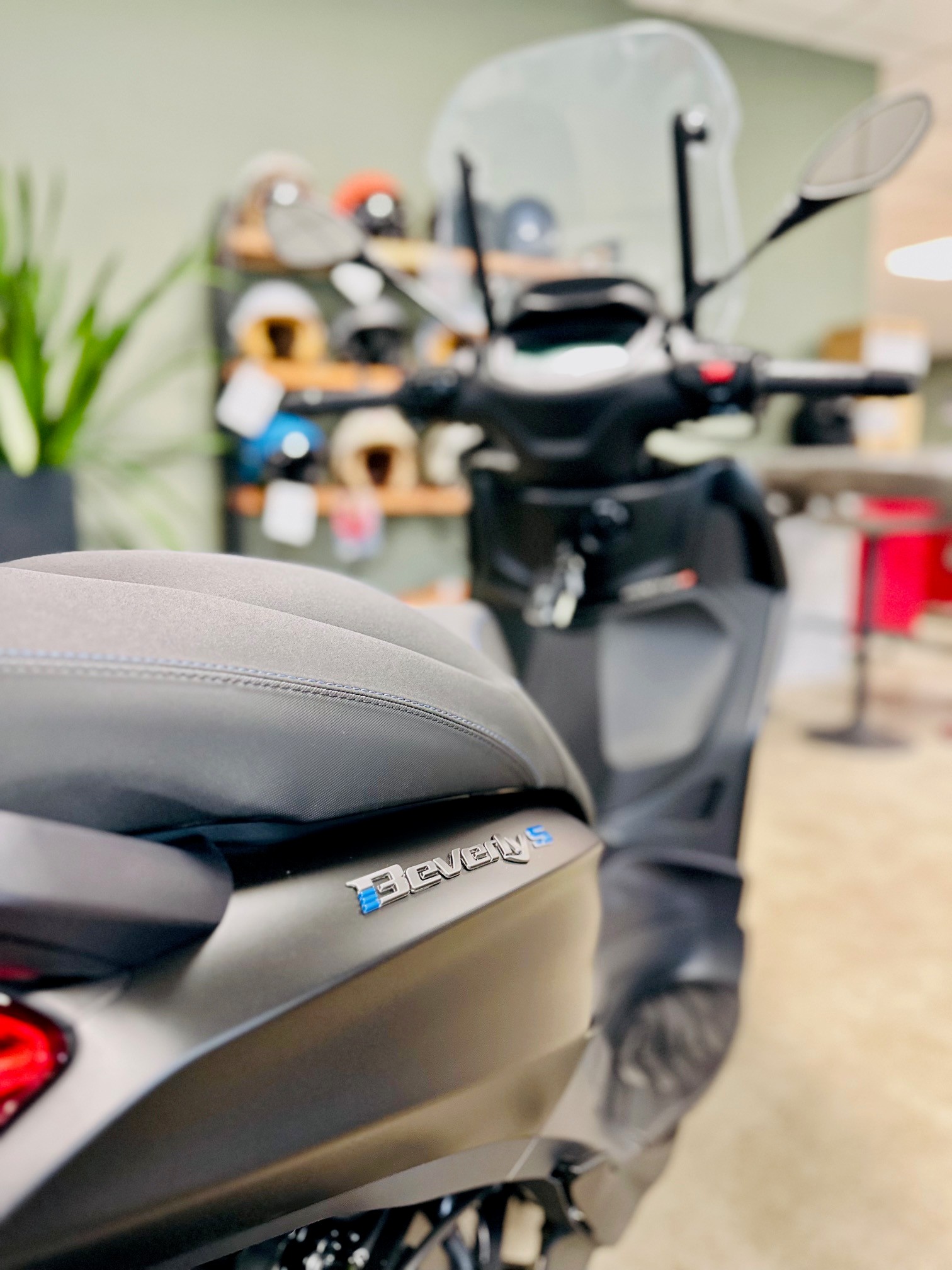 PIAGGIO Beverly 400 Sport-image-7