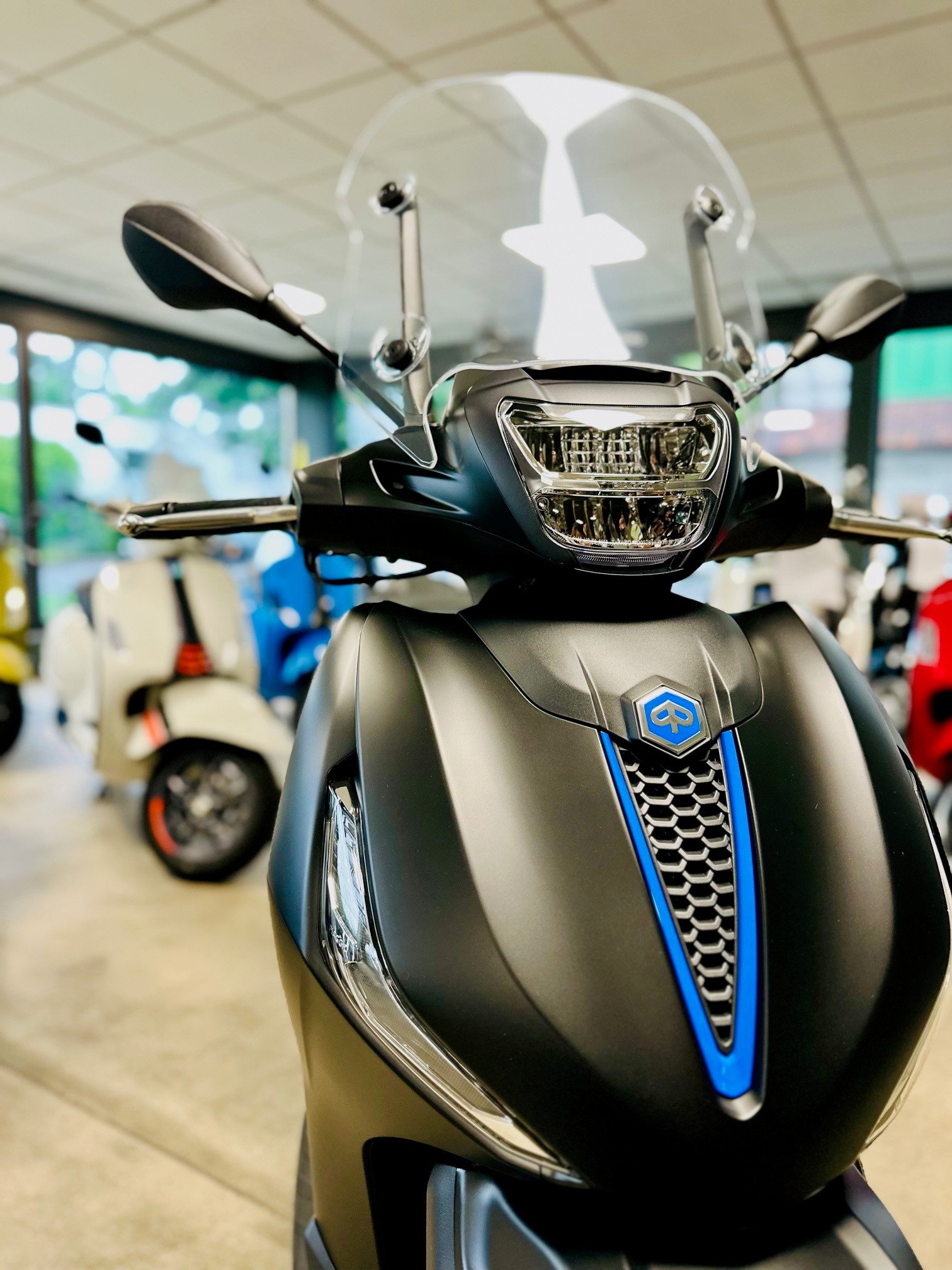 PIAGGIO Beverly 400 Sport-image-5