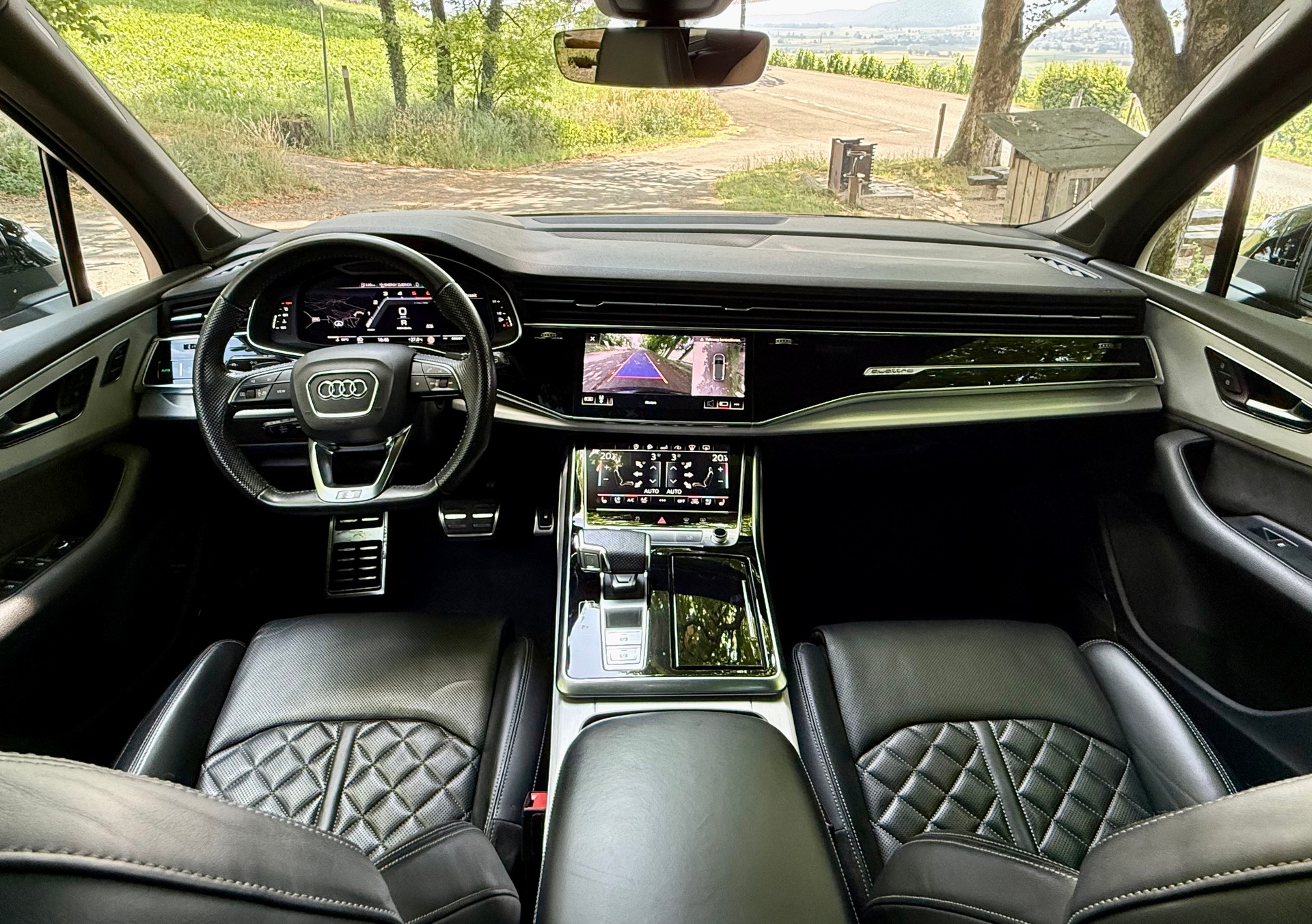 AUDI SQ7 4.0 TDI quattro tiptronic-image-26