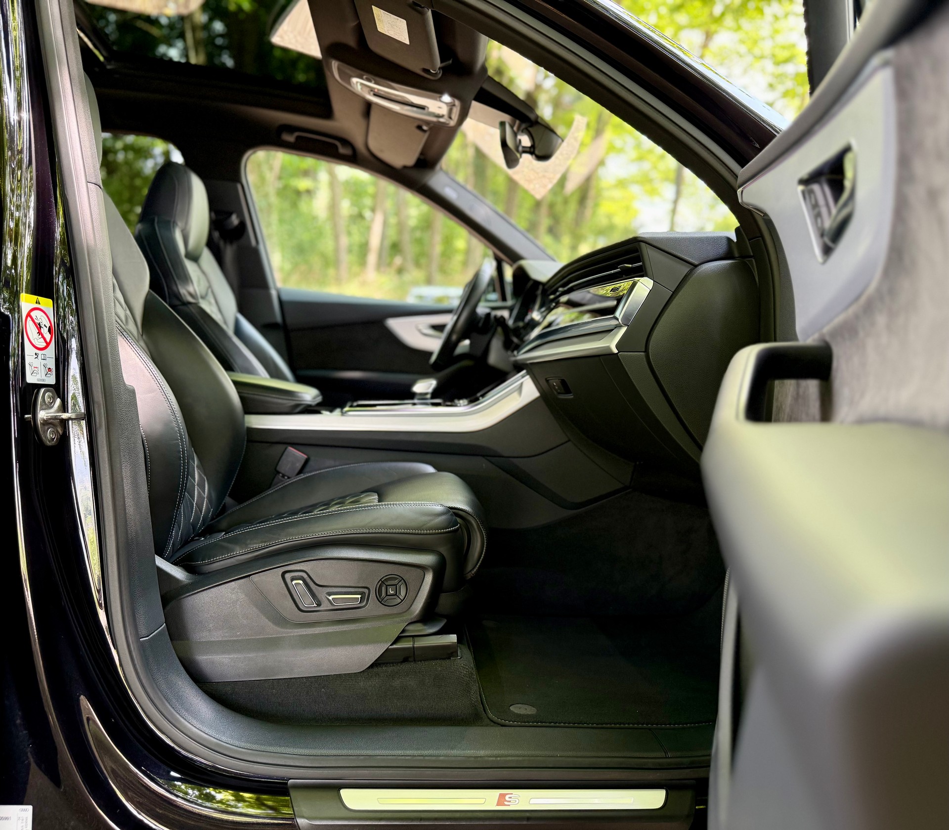 AUDI SQ7 4.0 TDI quattro tiptronic-image-23