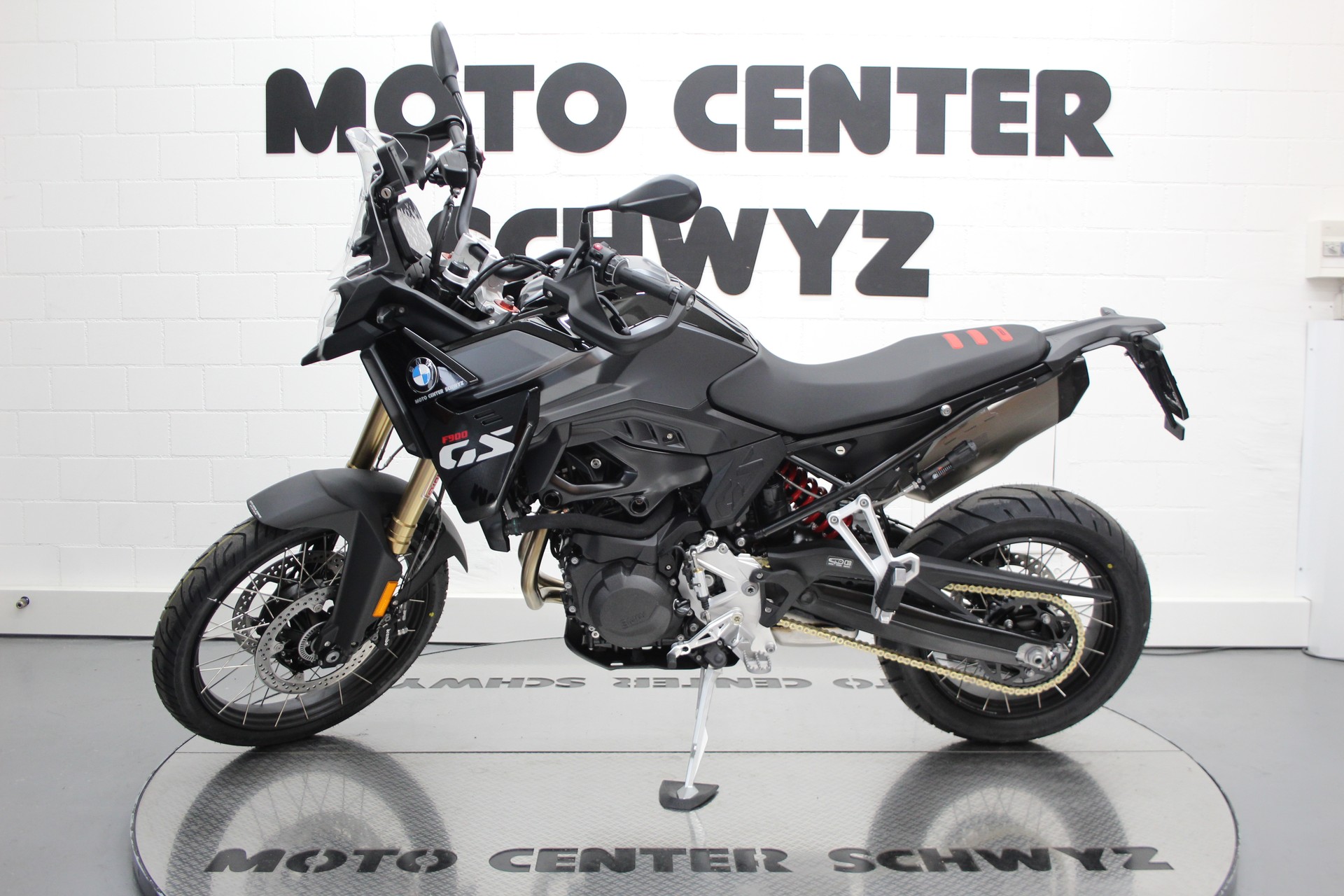 BMW F 900 GS-image-4