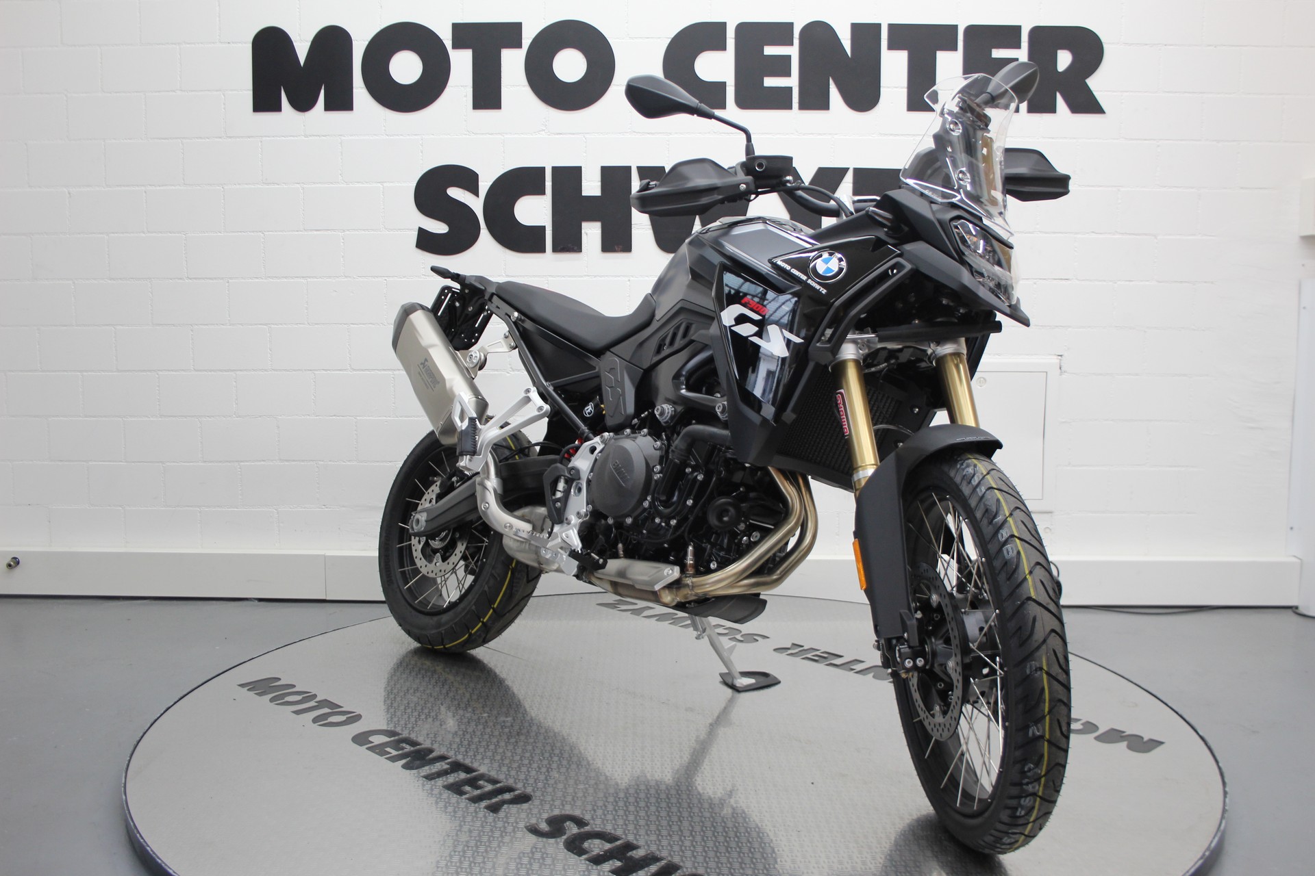BMW F 900 GS-showroom-element-1