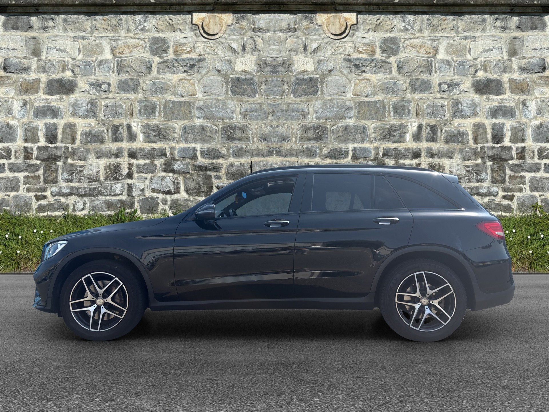 MERCEDES-BENZ GLC 250 Exclusive 4Matic 9G-Tronic-image-2