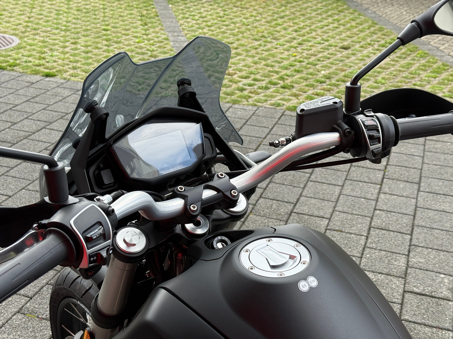 MOTO GUZZI V85 TT Touring (35kW)-image-9