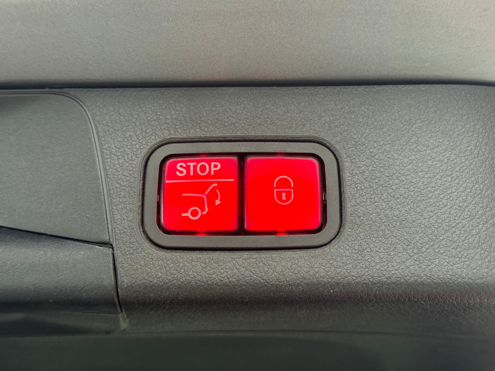 MERCEDES-BENZ B 200 d Night Star 8G-DCT-image-30