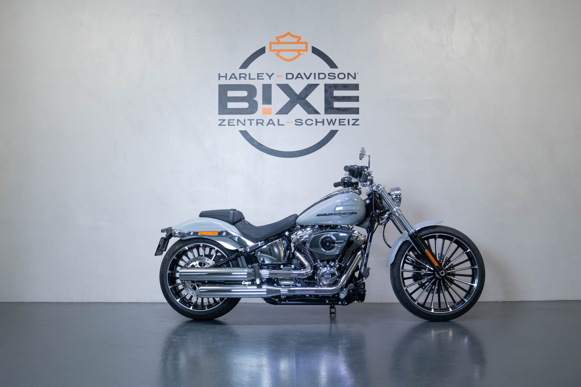 HARLEY-DAVIDSON FXBR Breakout 117