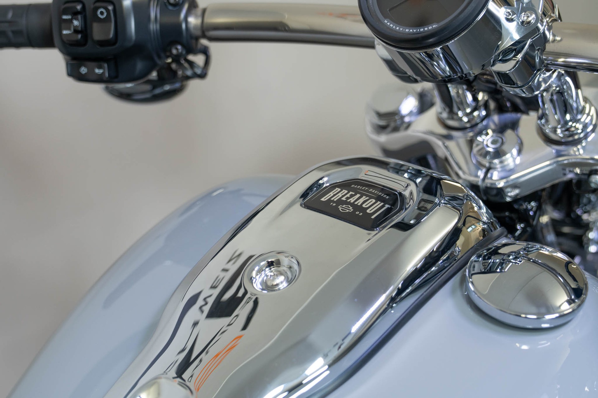 HARLEY-DAVIDSON FXBR Breakout 117-image-6