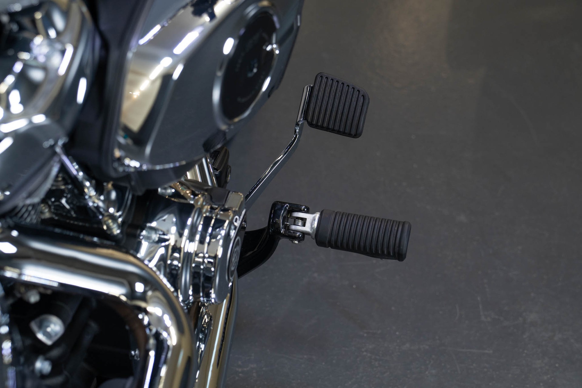 HARLEY-DAVIDSON FXBR Breakout 117-image-5