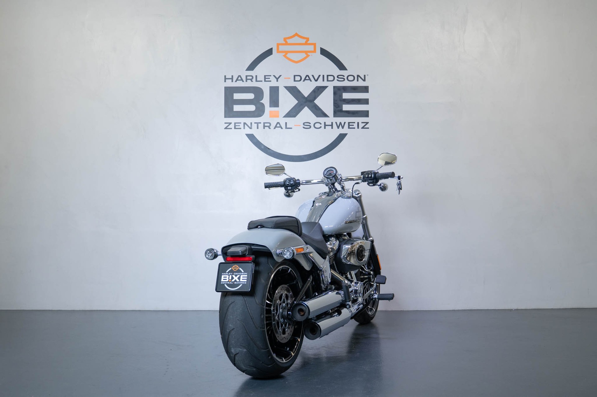 HARLEY-DAVIDSON FXBR Breakout 117-showroom-element-3