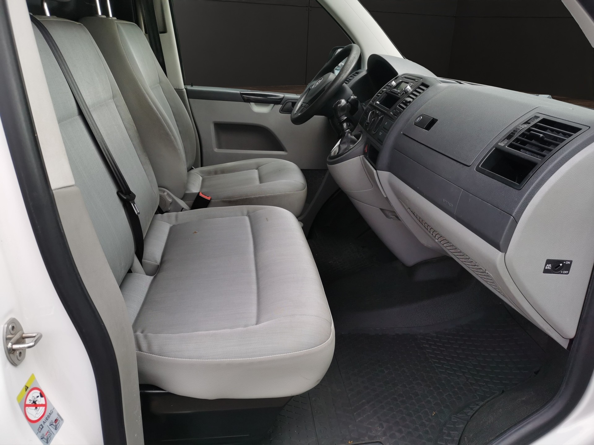 VW T5 2.0 TDI-image-12