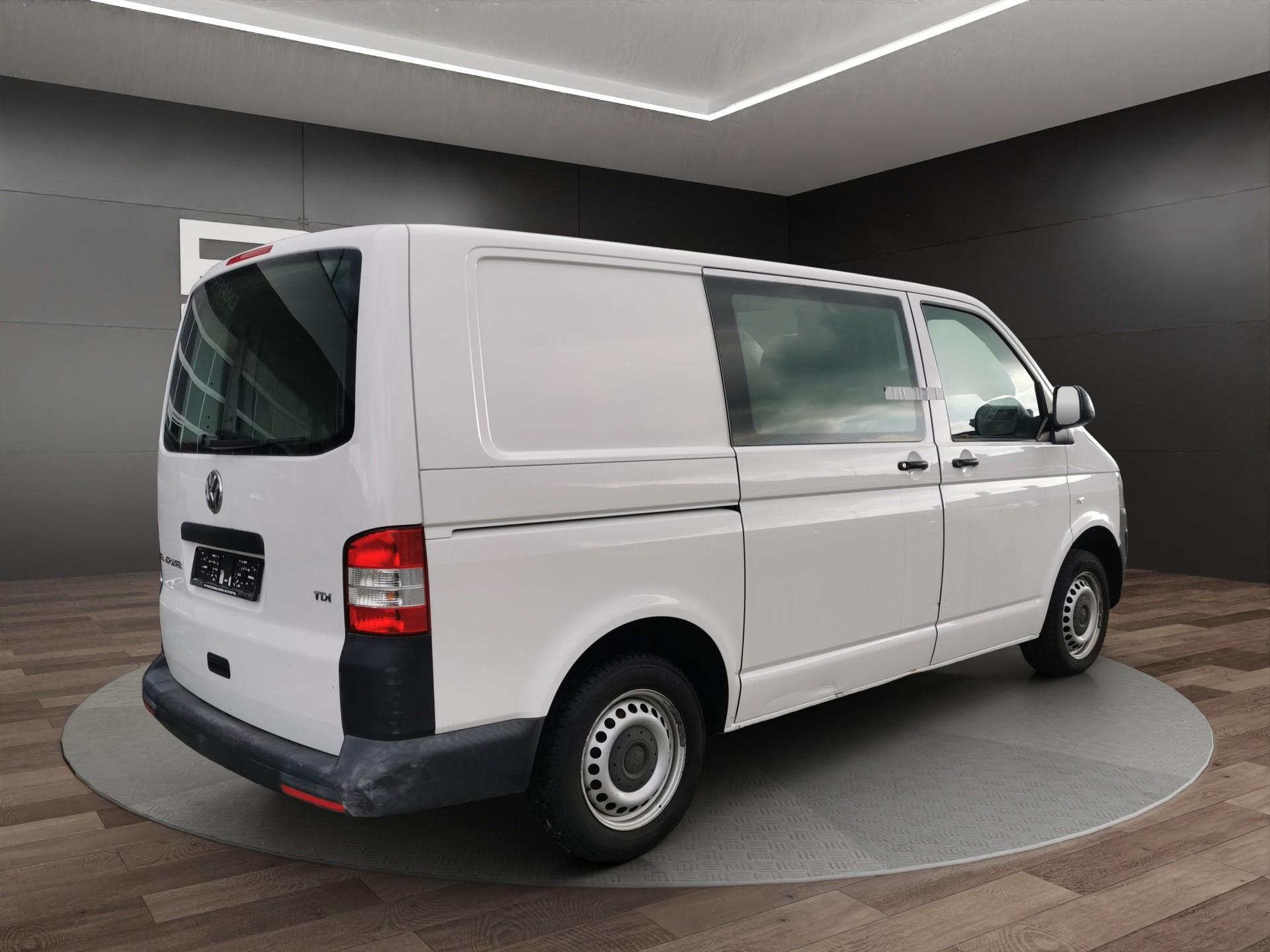 VW T5 2.0 TDI-image-5