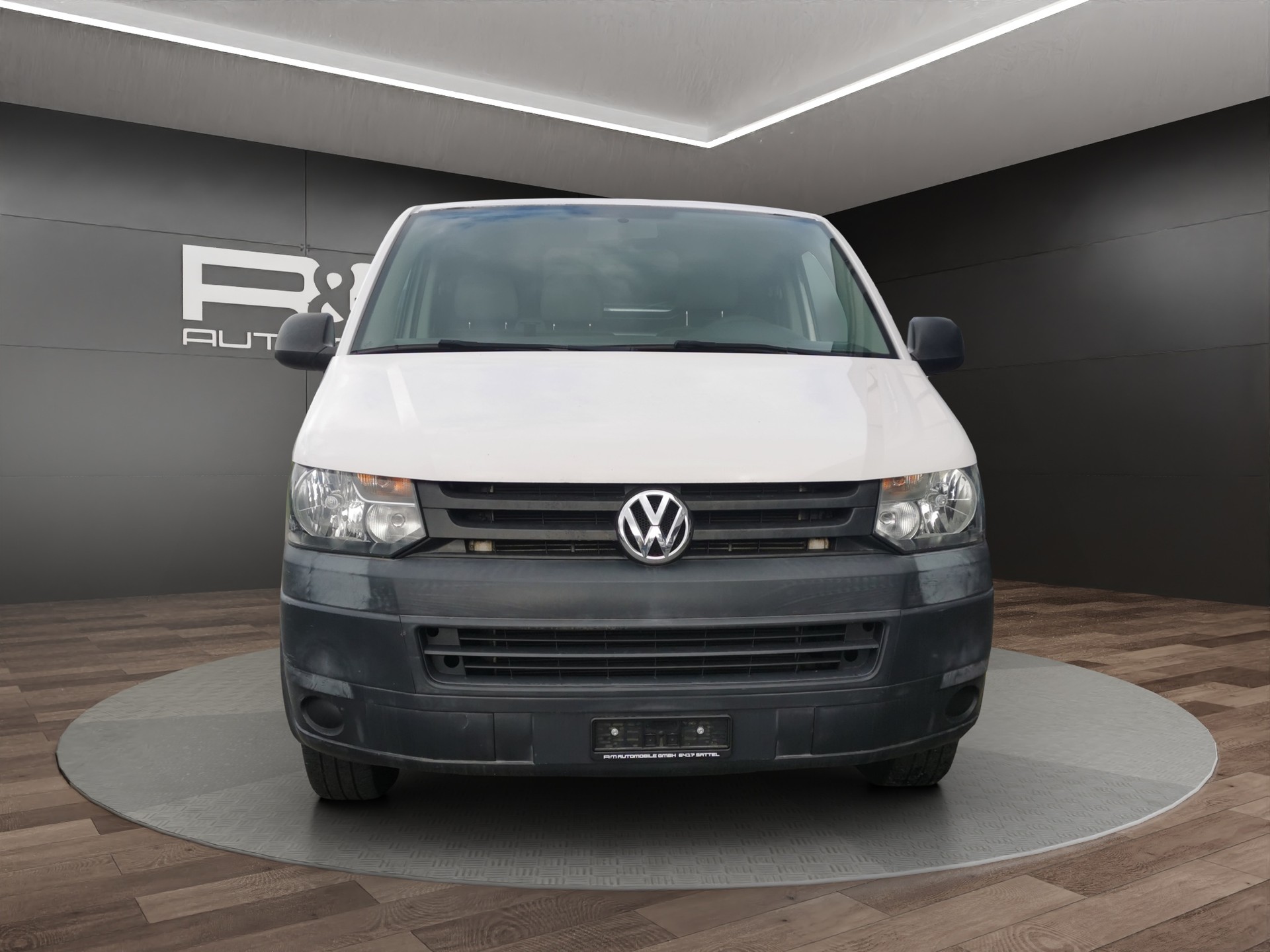 VW T5 2.0 TDI-image-1