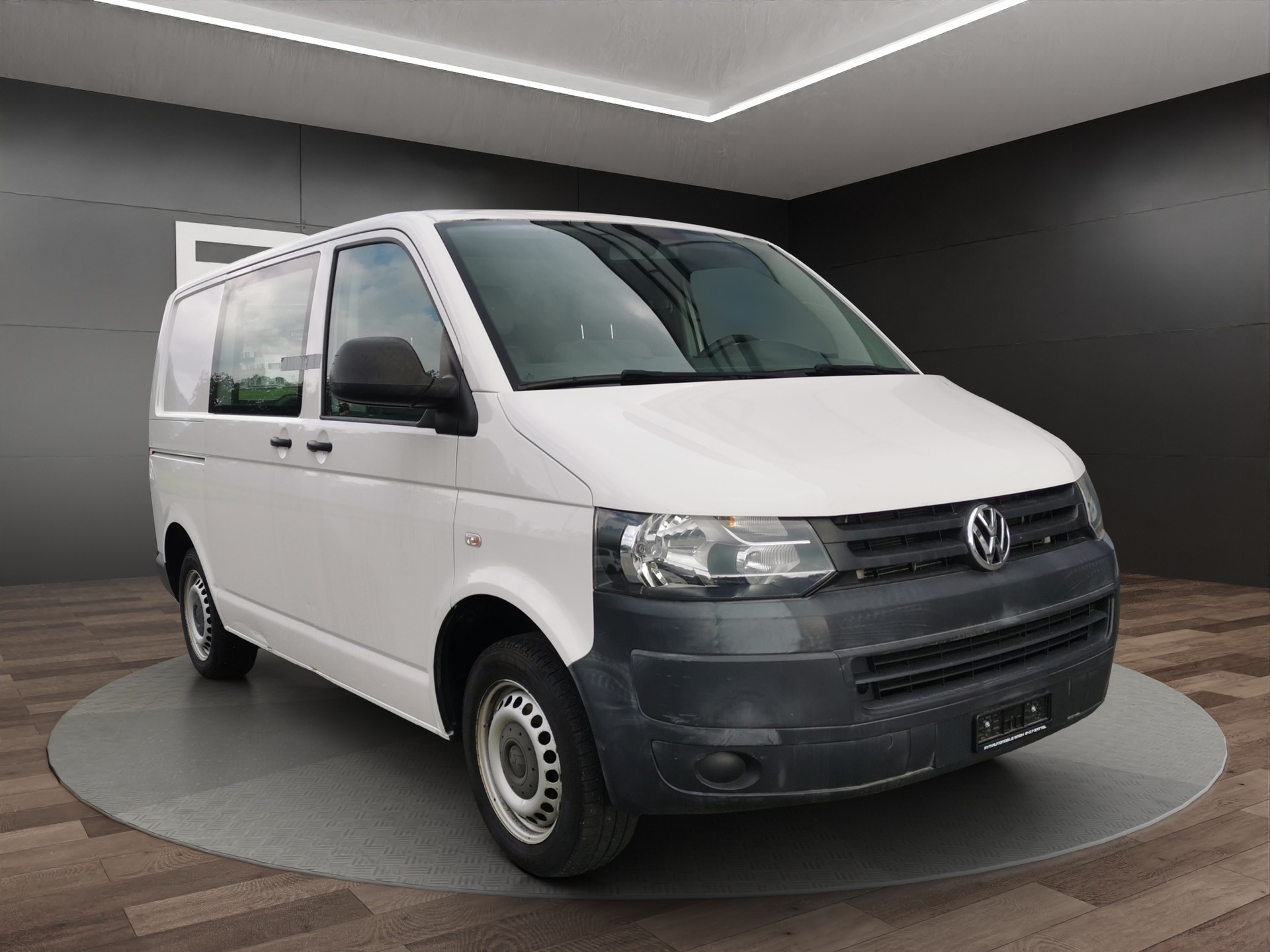 VW T5 2.0 TDI-image-0
