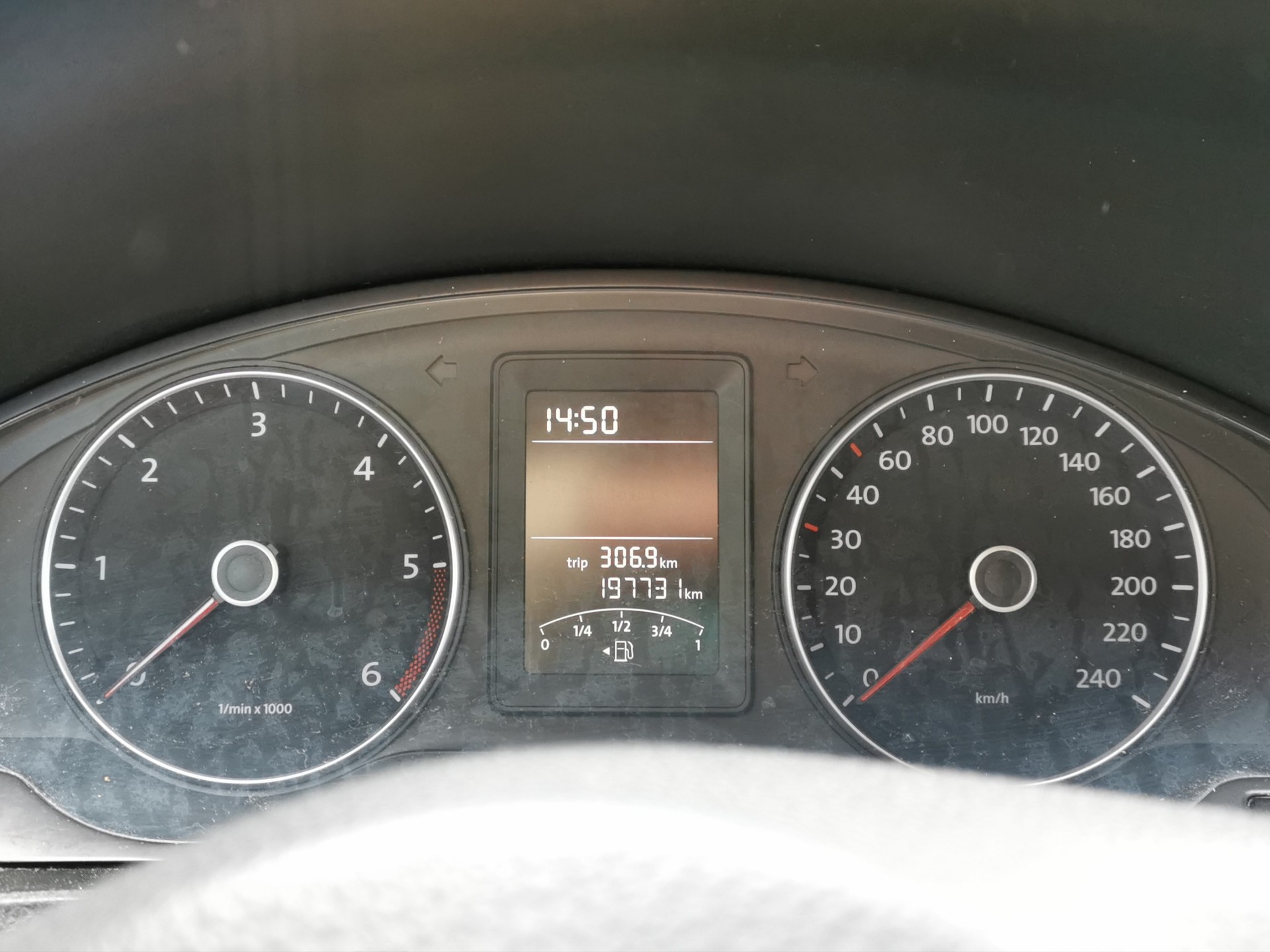 VW T5 2.0 TDI-image-14