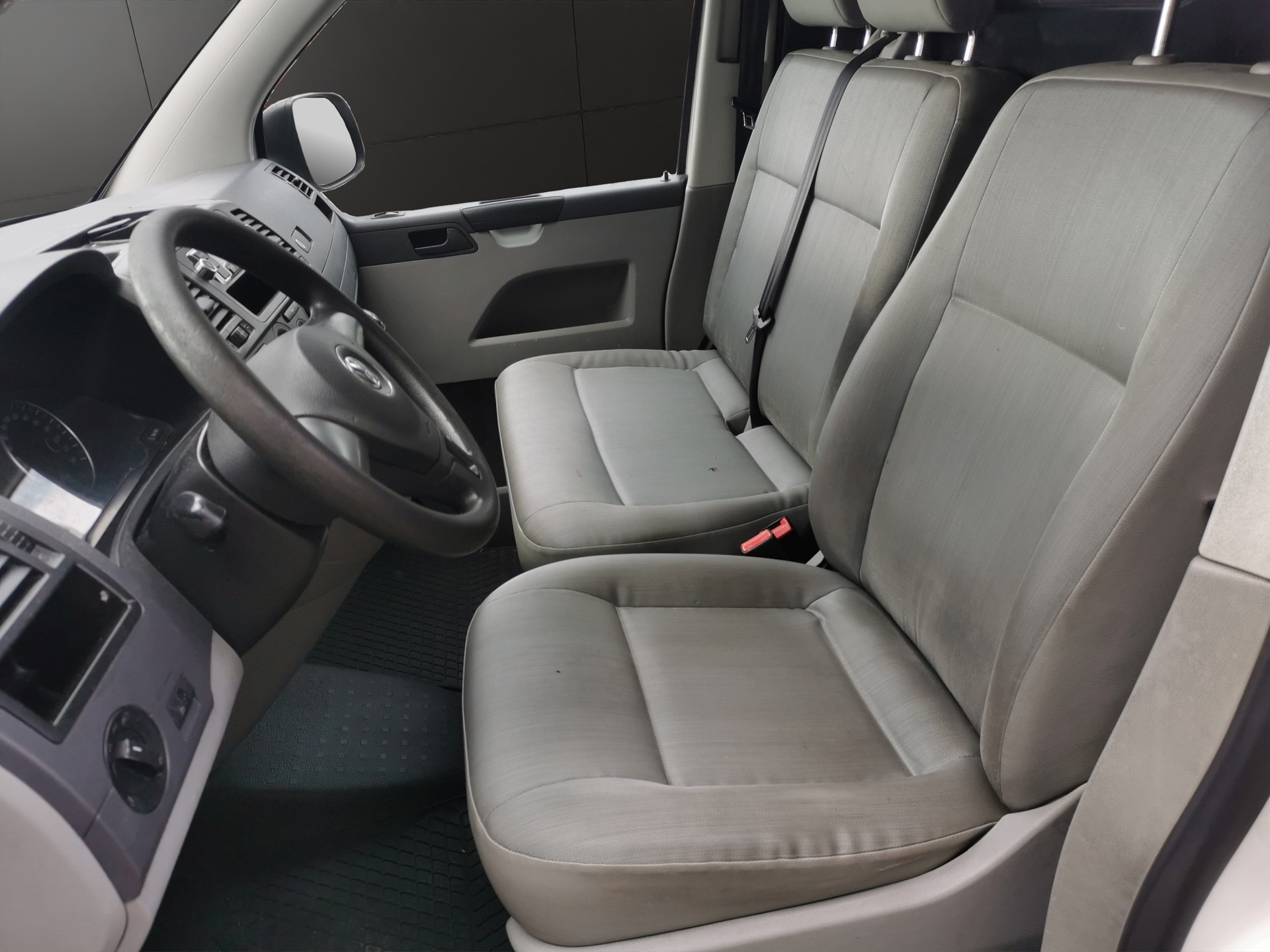 VW T5 2.0 TDI-image-9