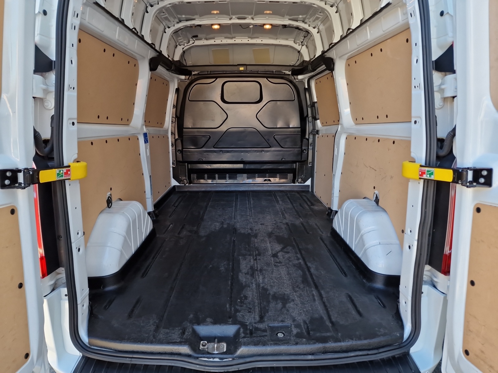 FORD Transit C Van 300 L2H2 2.0 TDCi 105 Trend-image-9