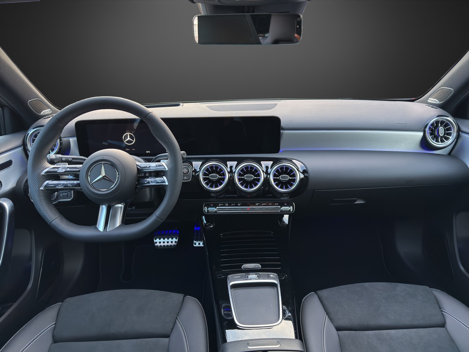 MERCEDES-BENZ A 200 7G-DCT Night Star-image-10