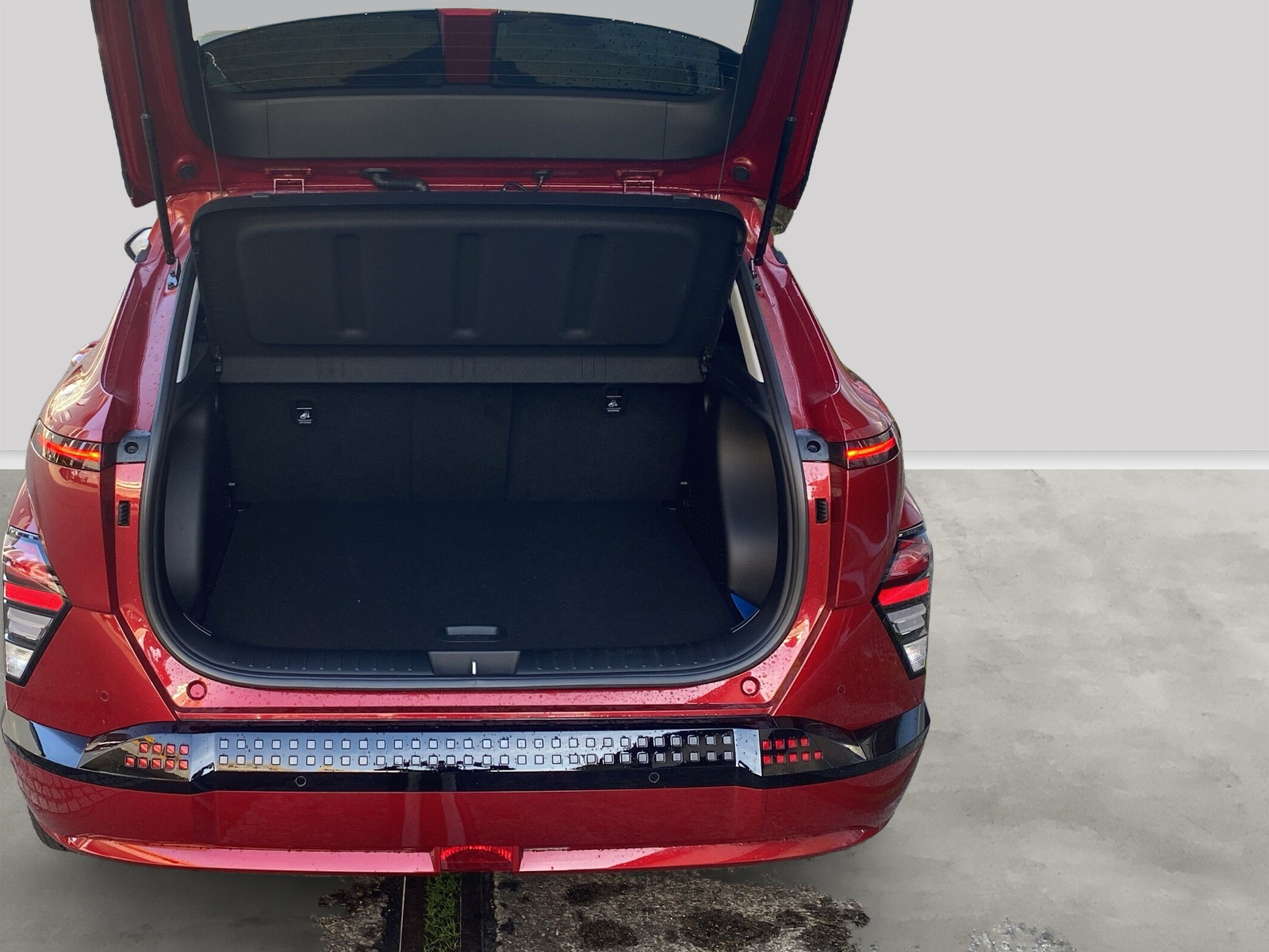 HYUNDAI Kona EV 65.4 kWh Amplia-image-3