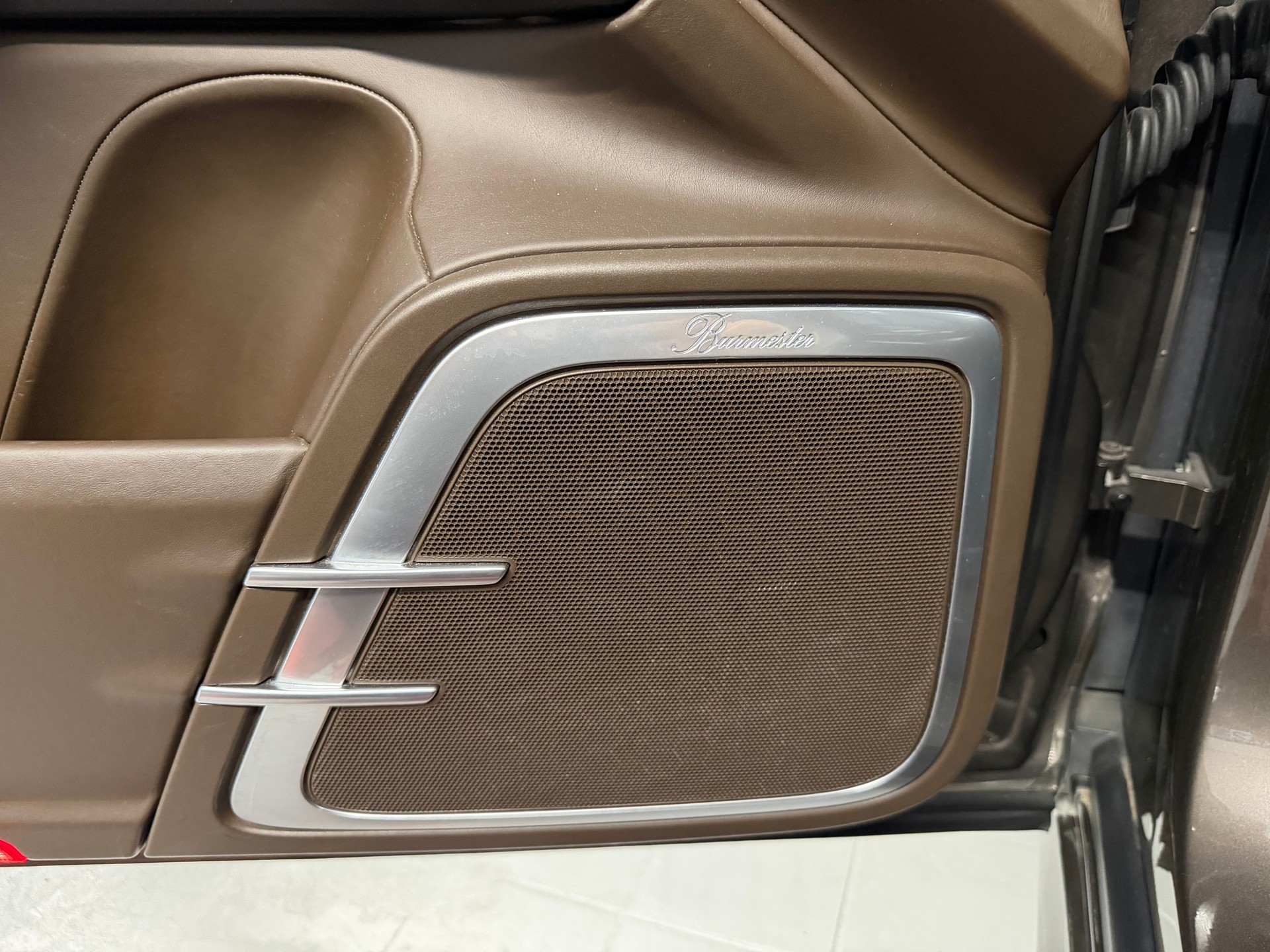 PORSCHE Cayenne Turbo S-image-16