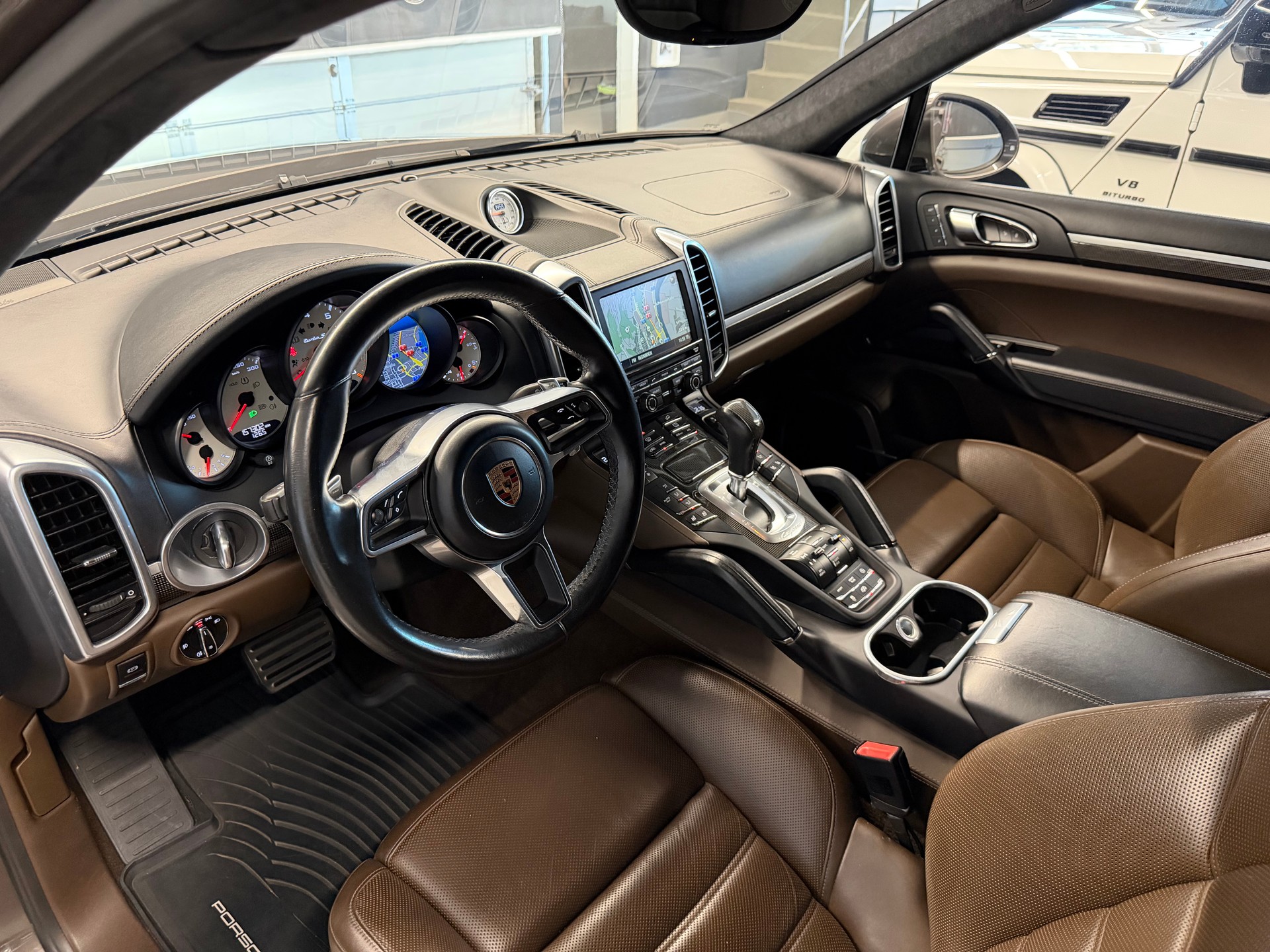PORSCHE Cayenne Turbo S-image-10