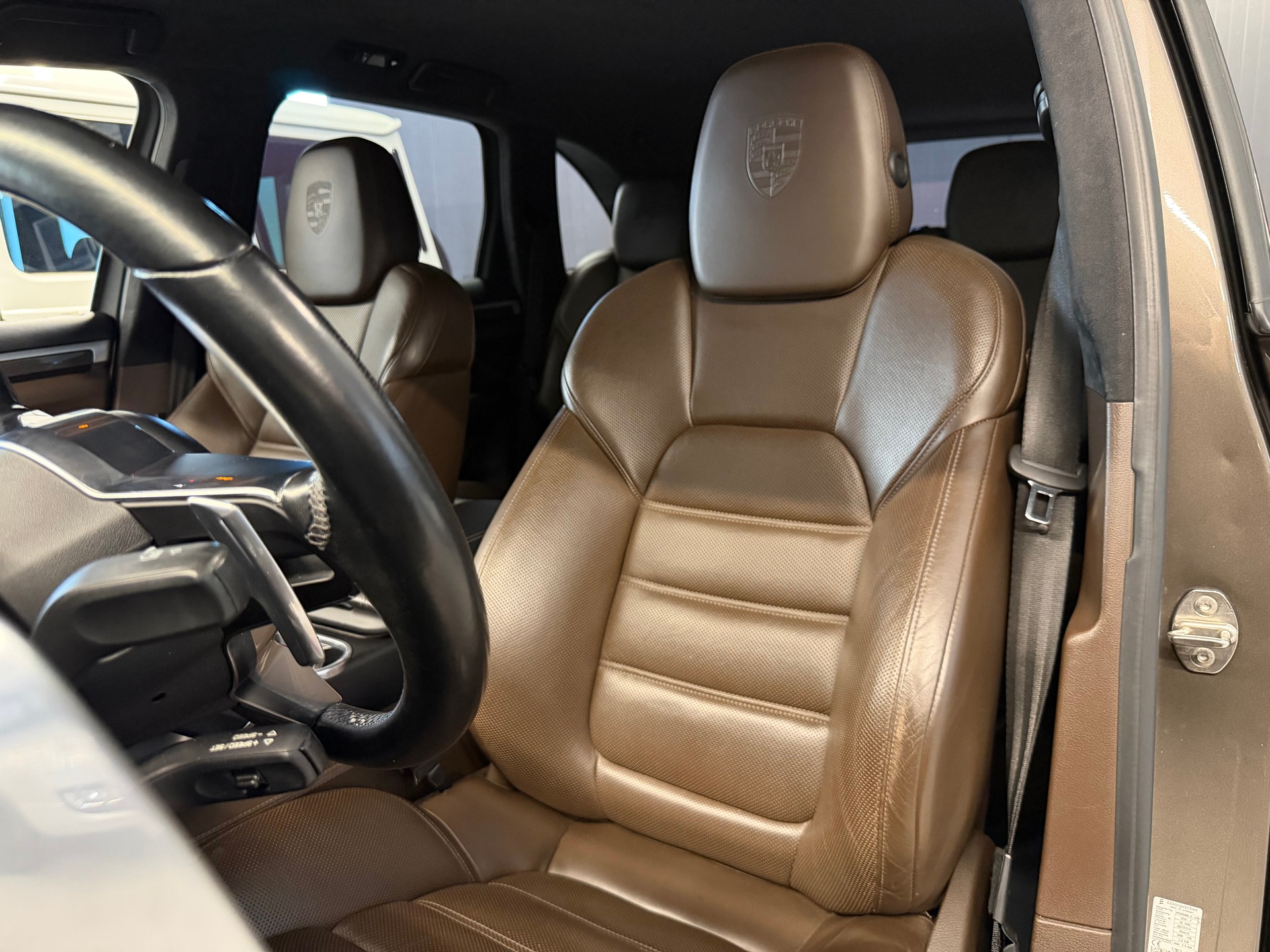 PORSCHE Cayenne Turbo S-image-11