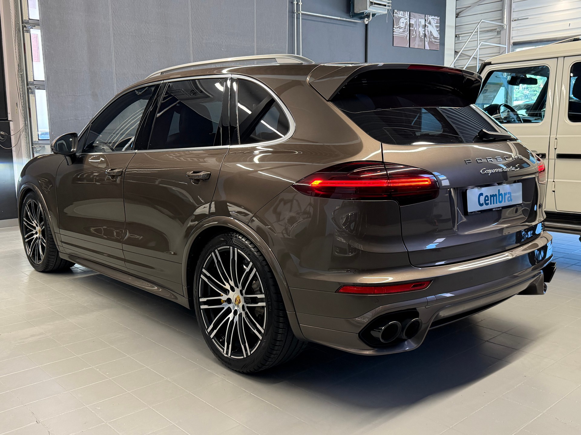 PORSCHE Cayenne Turbo S-image-4
