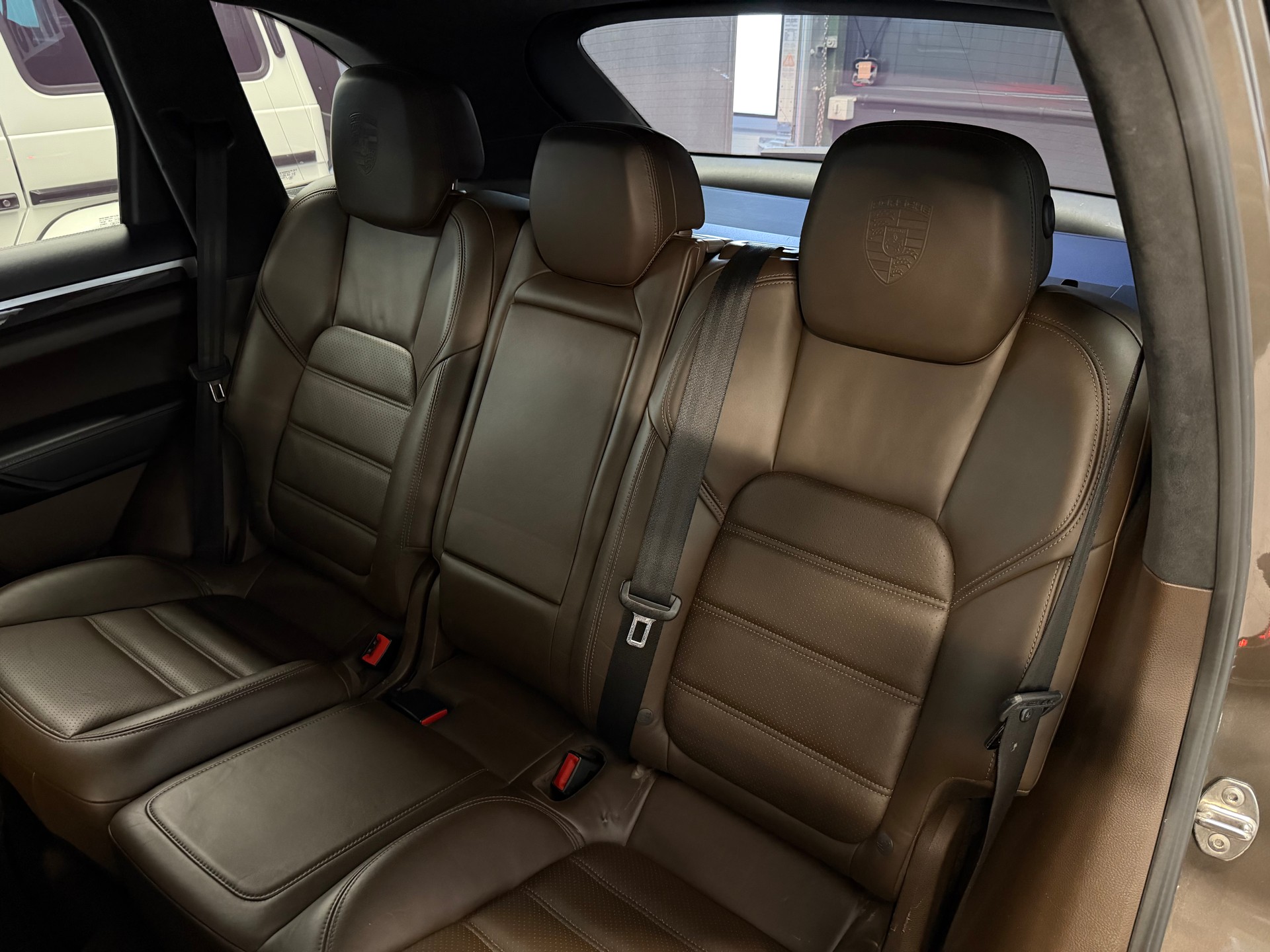 PORSCHE Cayenne Turbo S-image-28