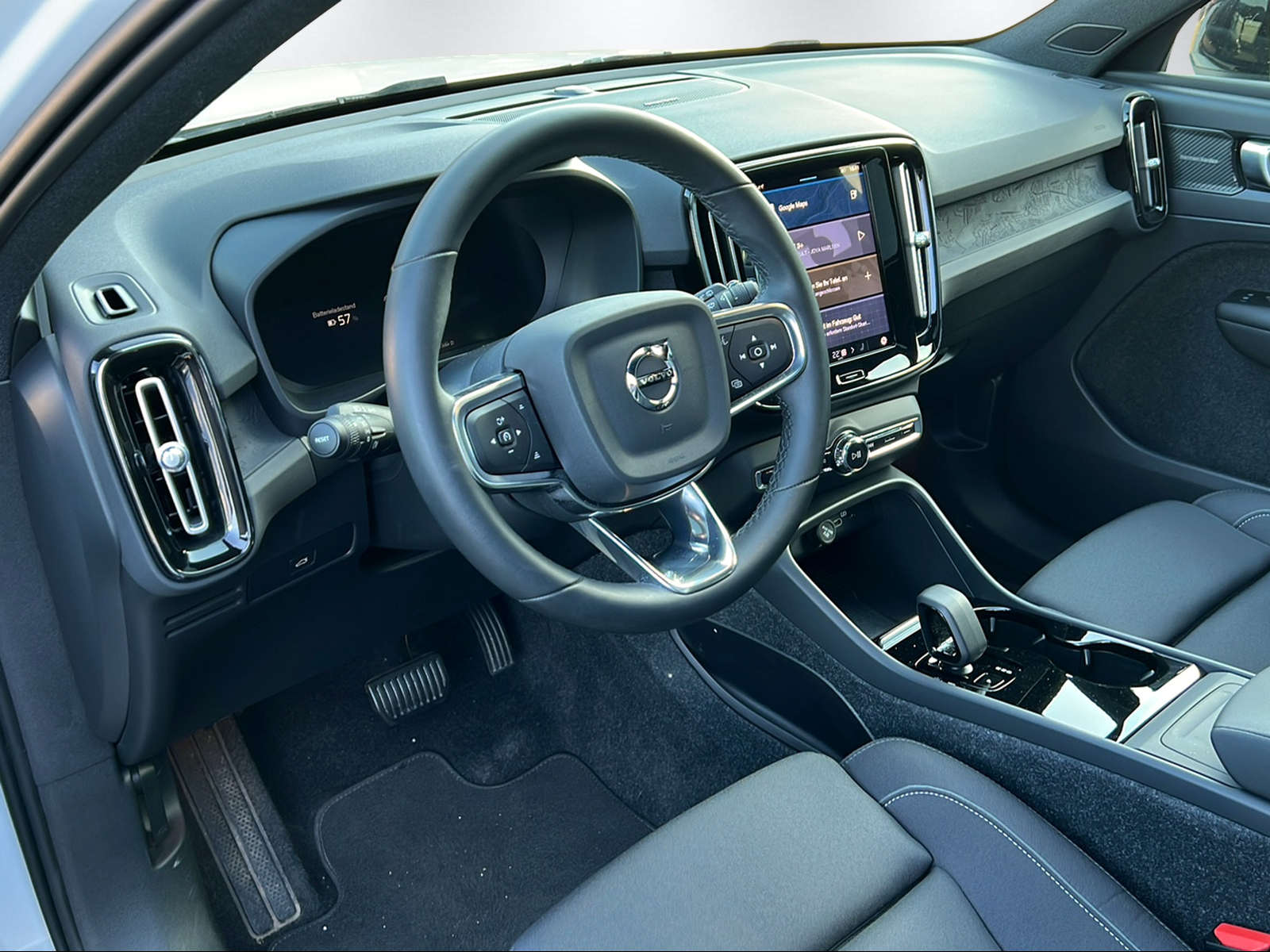 VOLVO XC40 P8 Twin Ultimate AWD-image-13