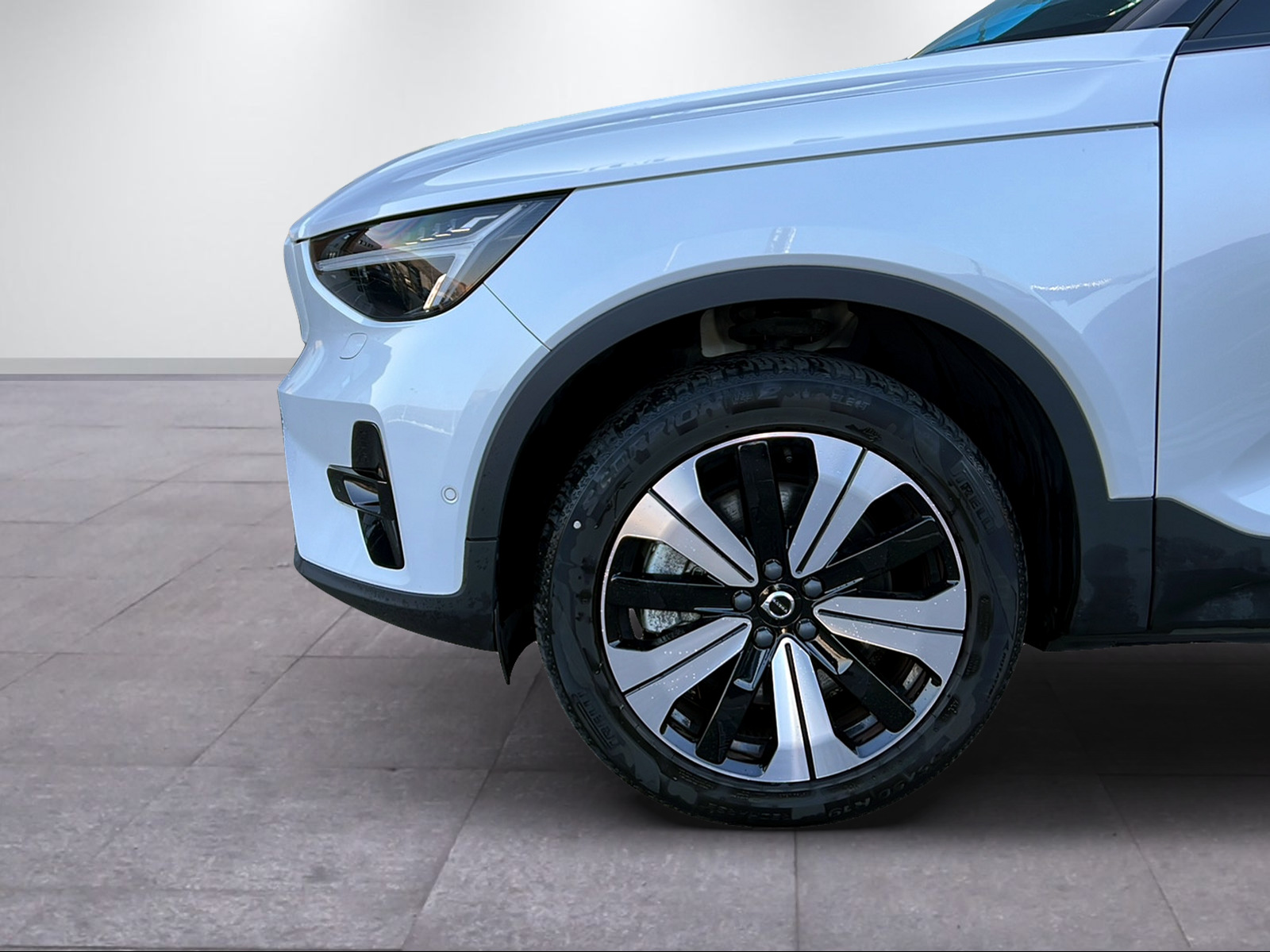 VOLVO XC40 P8 Twin Ultimate AWD-image-2