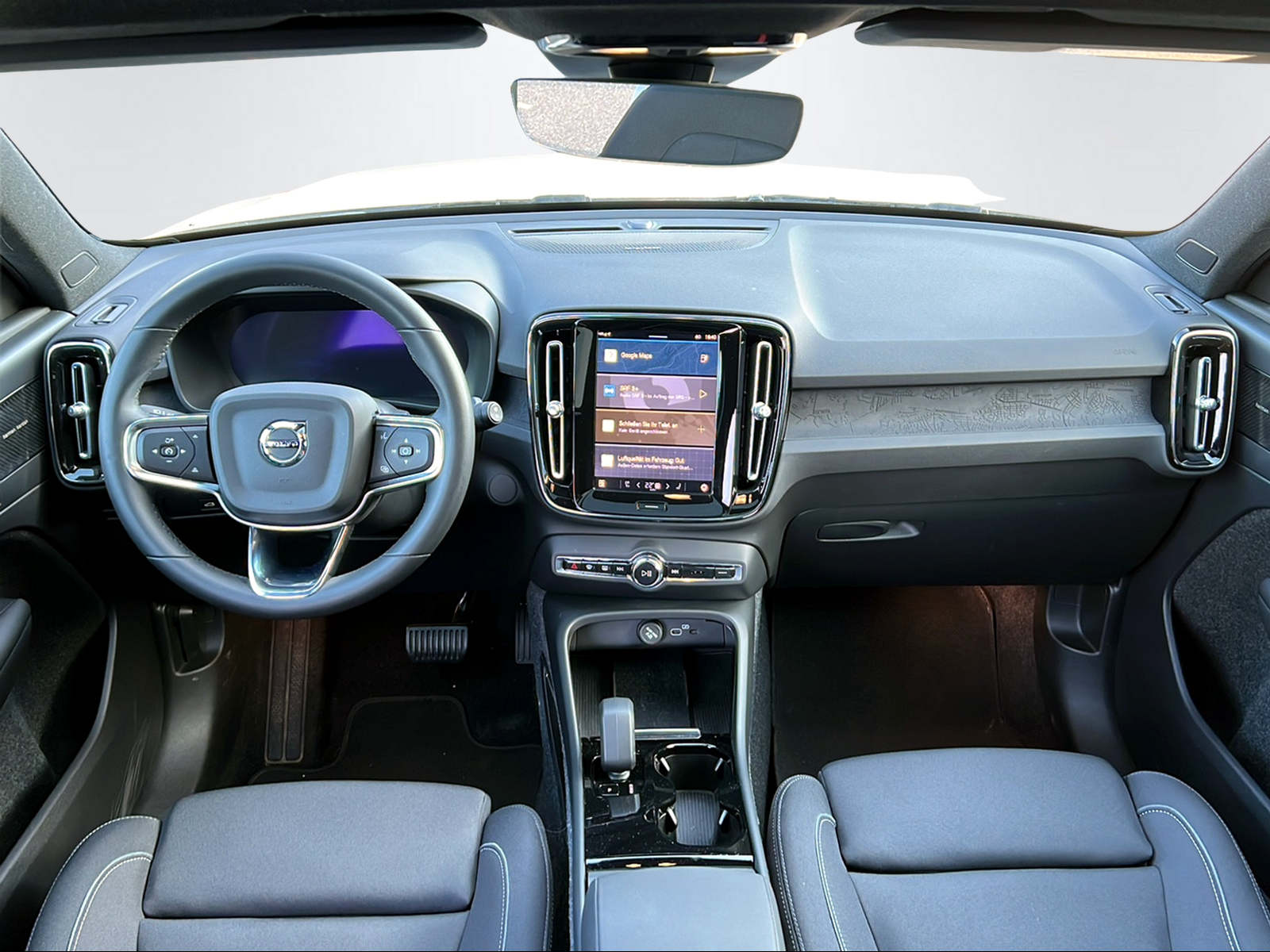 VOLVO XC40 P8 Twin Ultimate AWD-image-11
