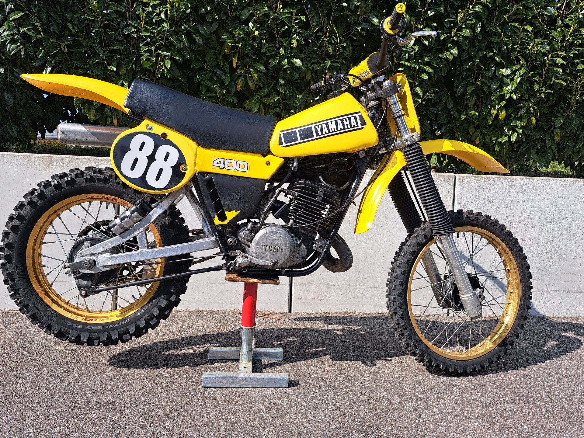 YAMAHA YZ 400
