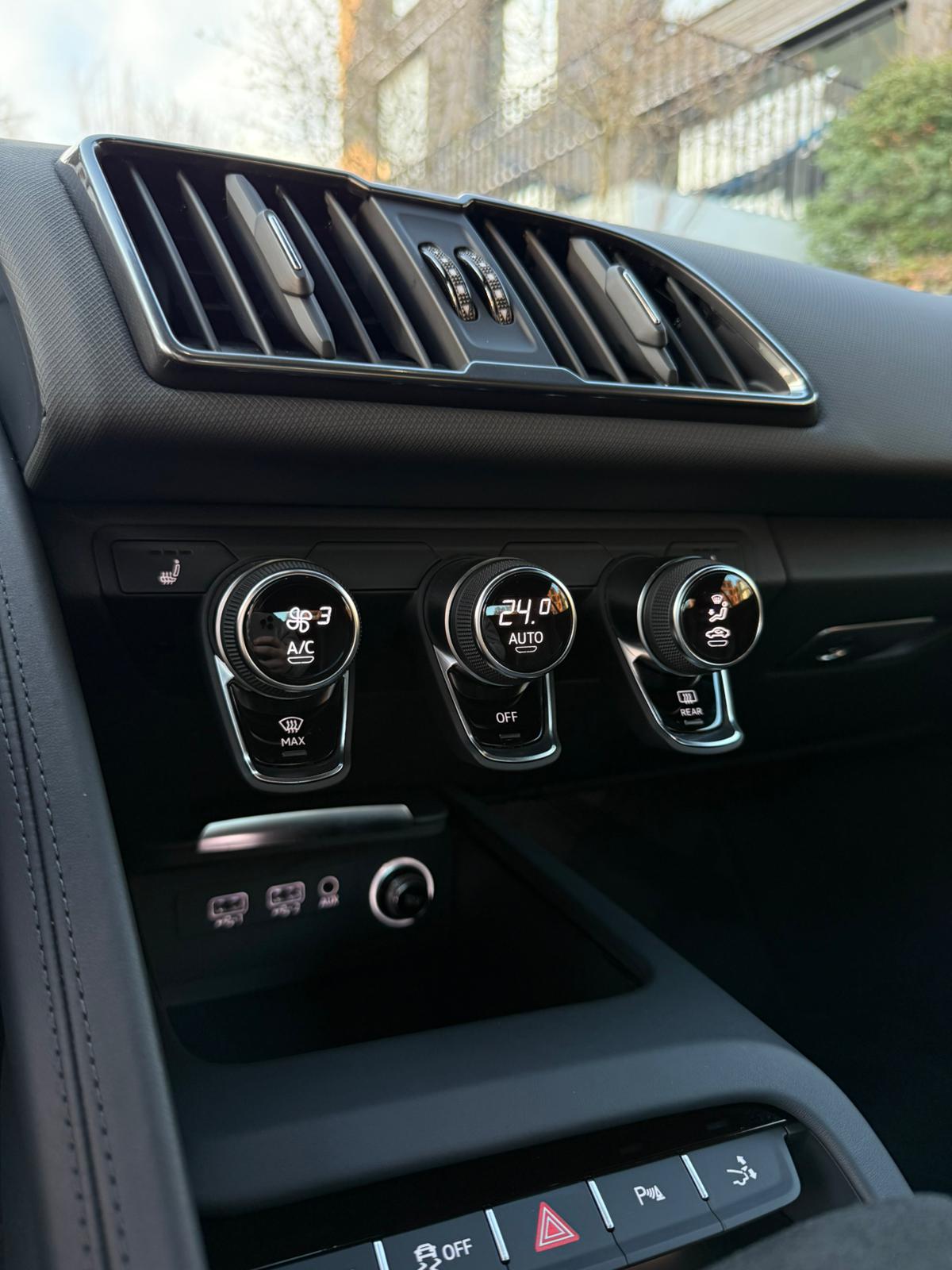 AUDI R8 Coupé performance RWD S-Tronic-image-11
