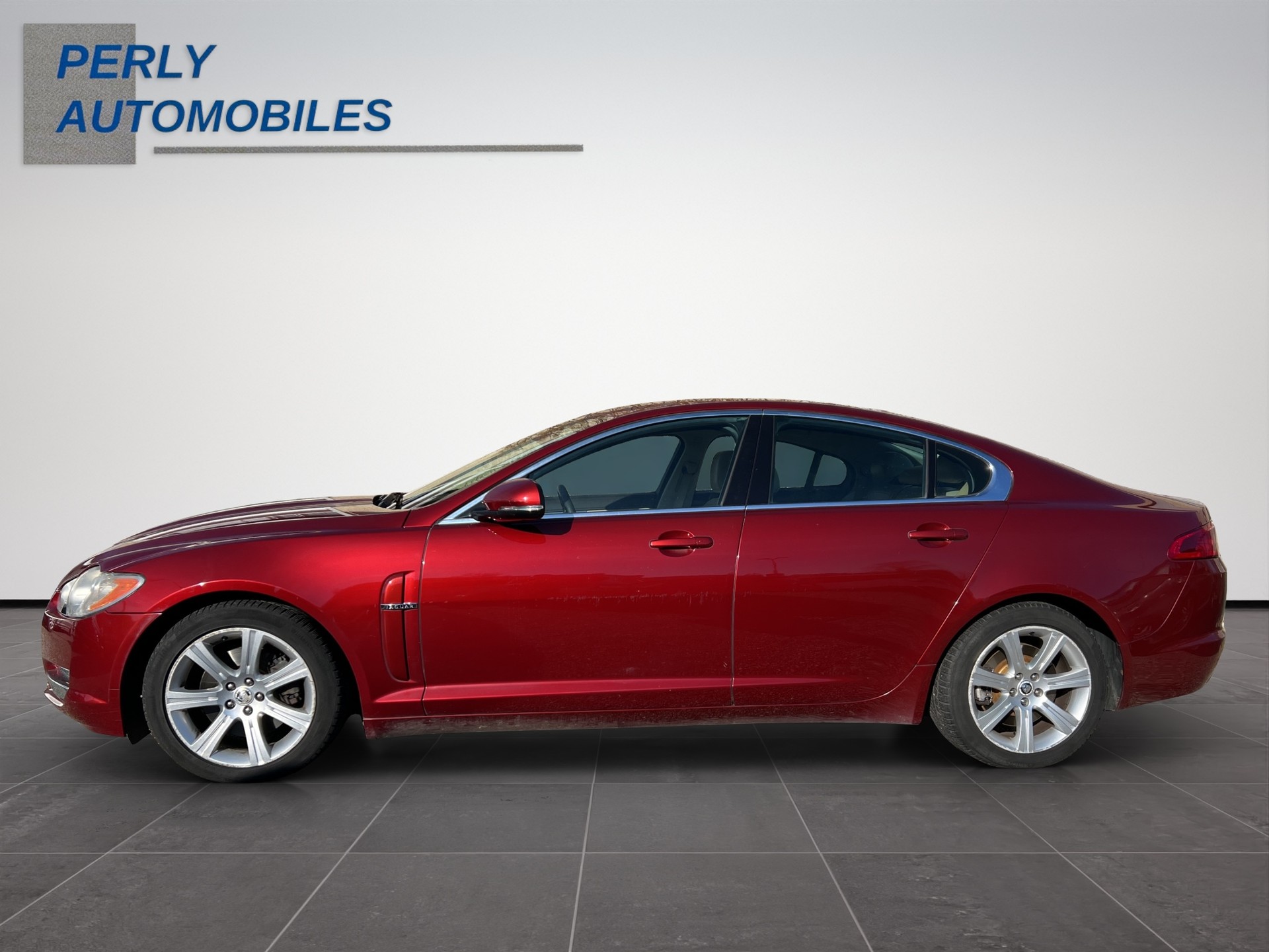 JAGUAR XF 3.0 Greenwich Luxury-image-2