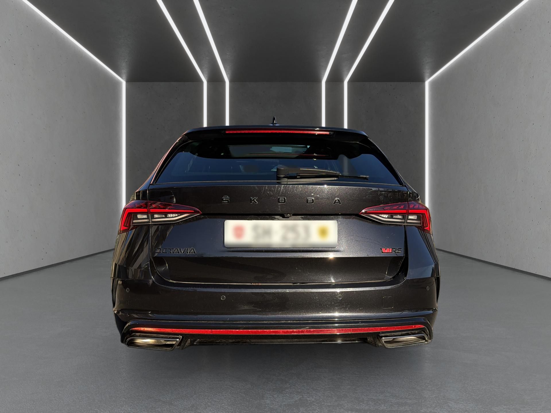 SKODA Octavia Combi 2.0 TDI DSG RS 4x4-image-4
