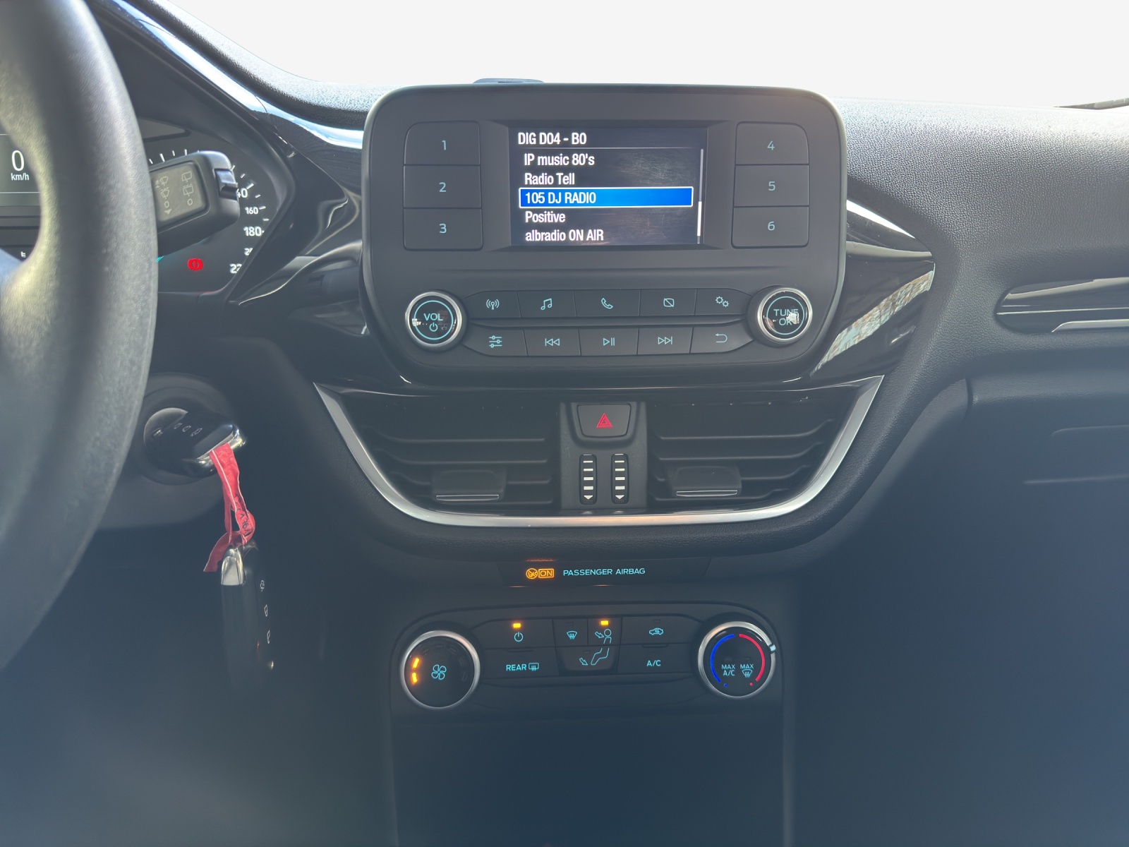 FORD Fiesta 1.0 SCTi Vignale-image-10