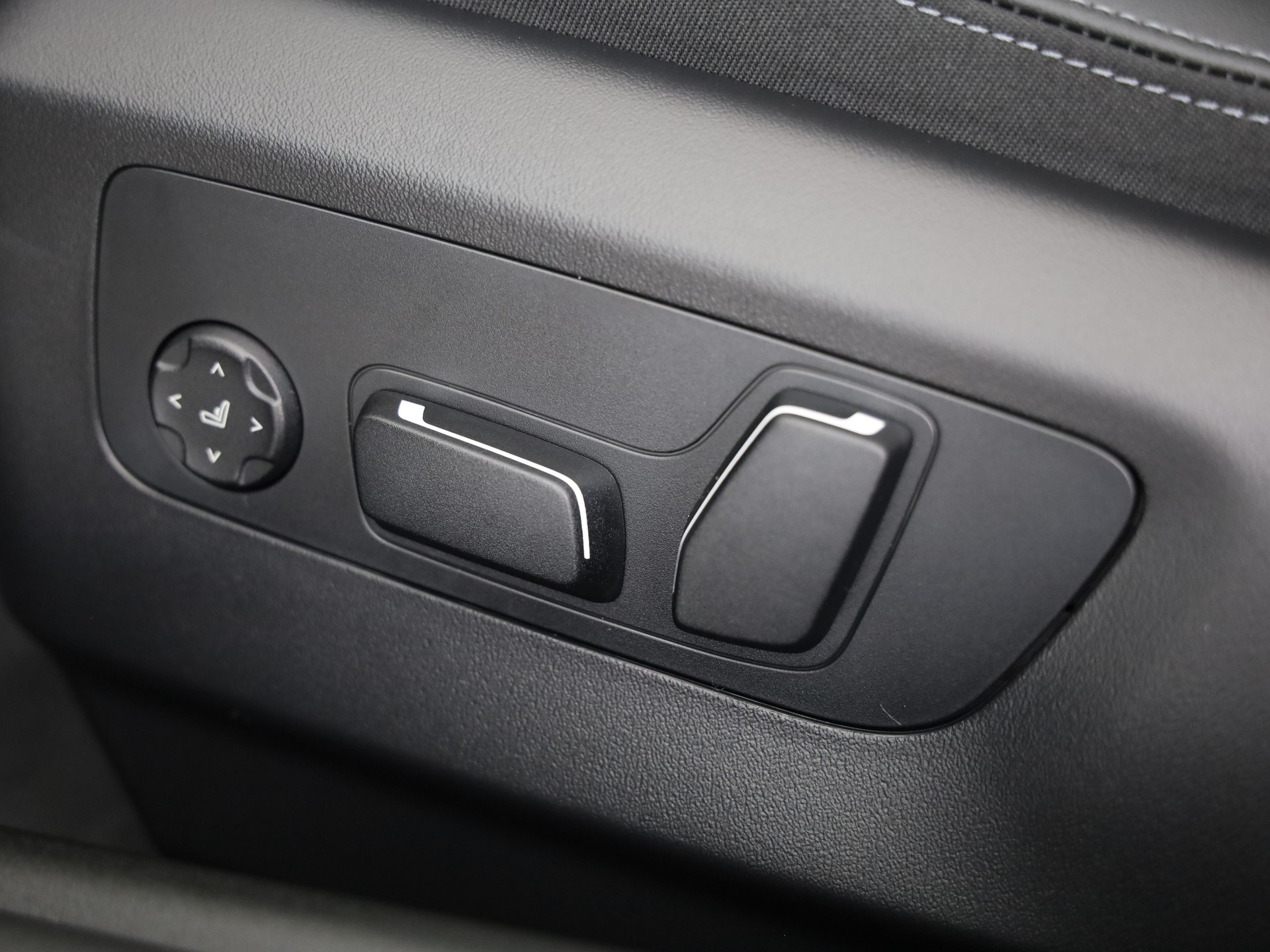 BMW 530e xDrive Touring-image-13