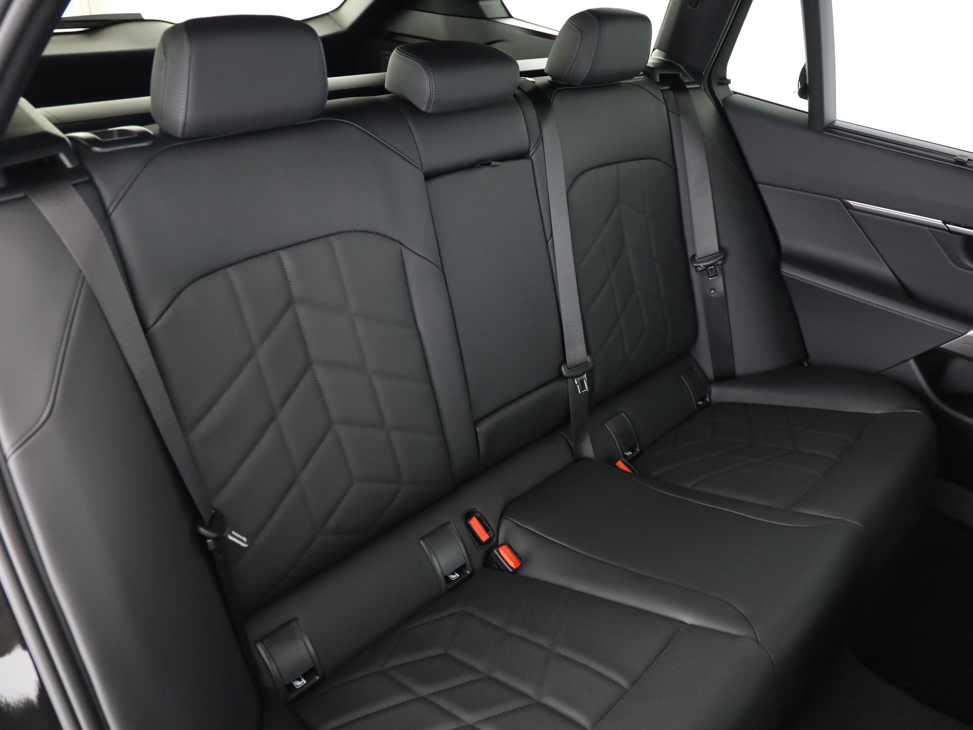 BMW 530e xDrive Touring-image-14